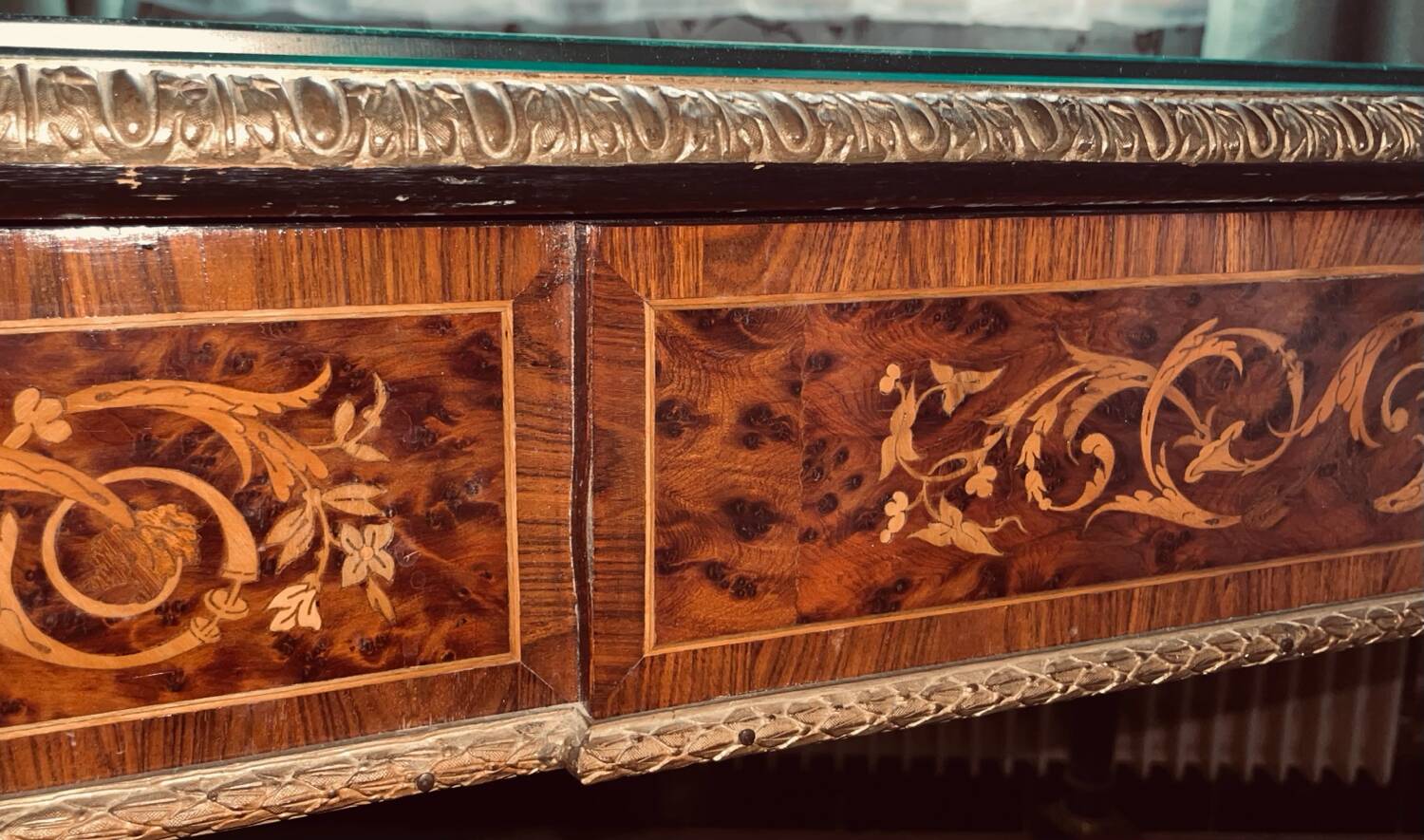 Beautiful period marquetry table (1900)