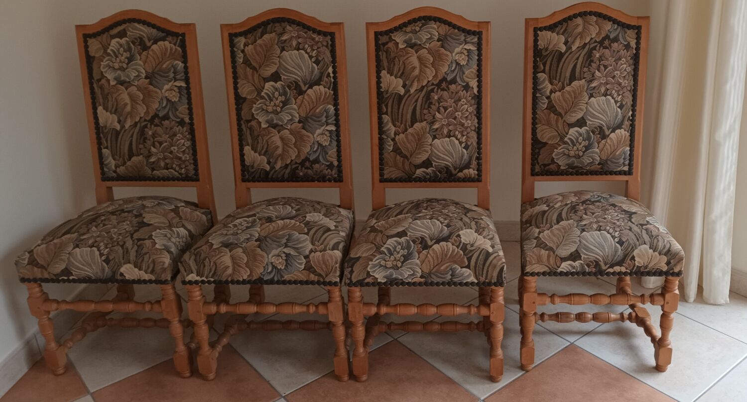 Set of 4 chairs