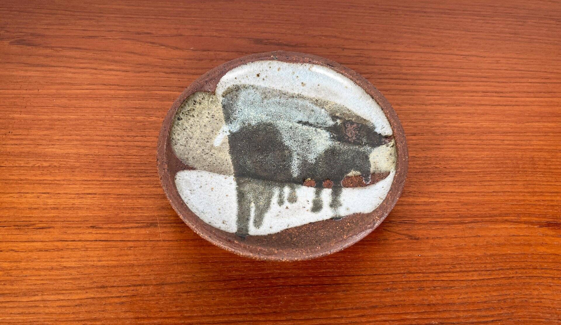 Danish studio pottery bowl from the mid-century by G.P., 1960s.