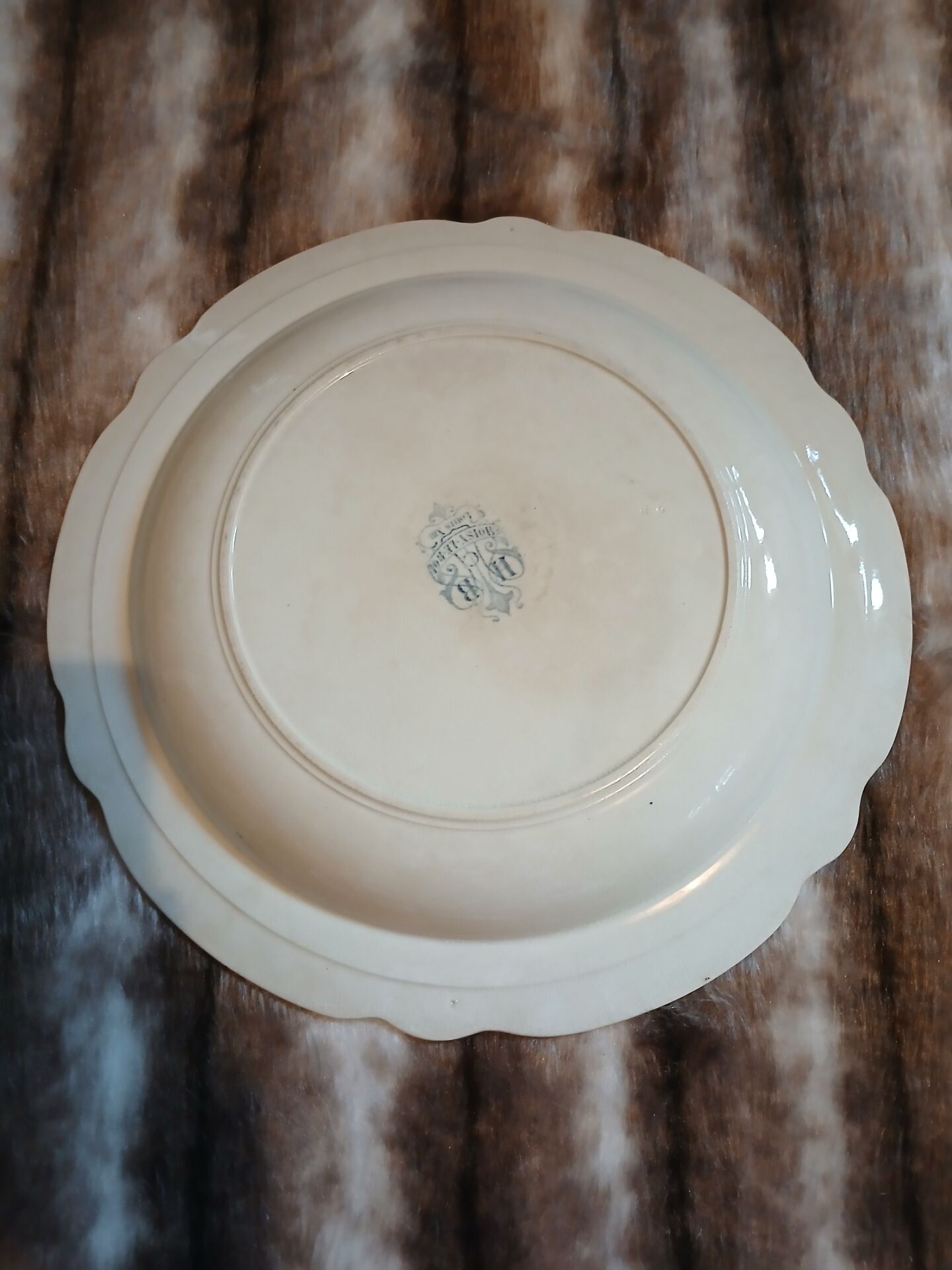 Large antique plate "Louis XIII" Choisy le Roi