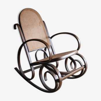Rocking-chair vintage canée en bois courbé