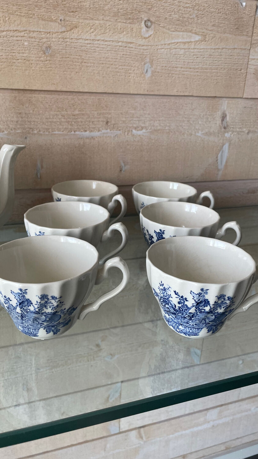 Vintage blue tea/coffee service Bountiful Design by Myott