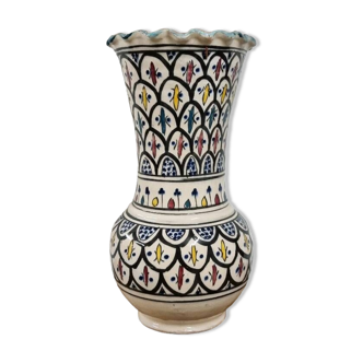 Terracotta vase with oriental decor