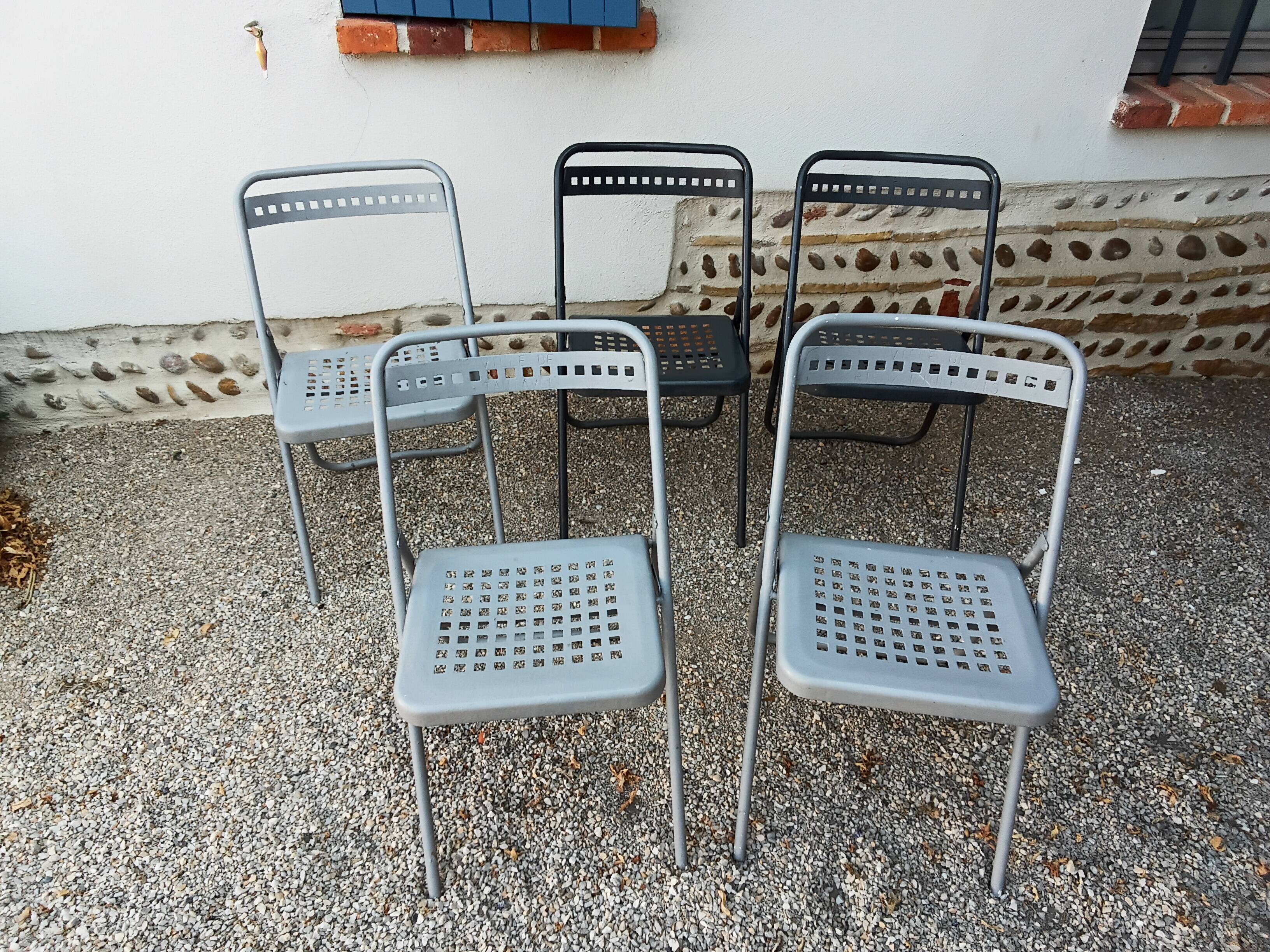 Set of five folding chairs
