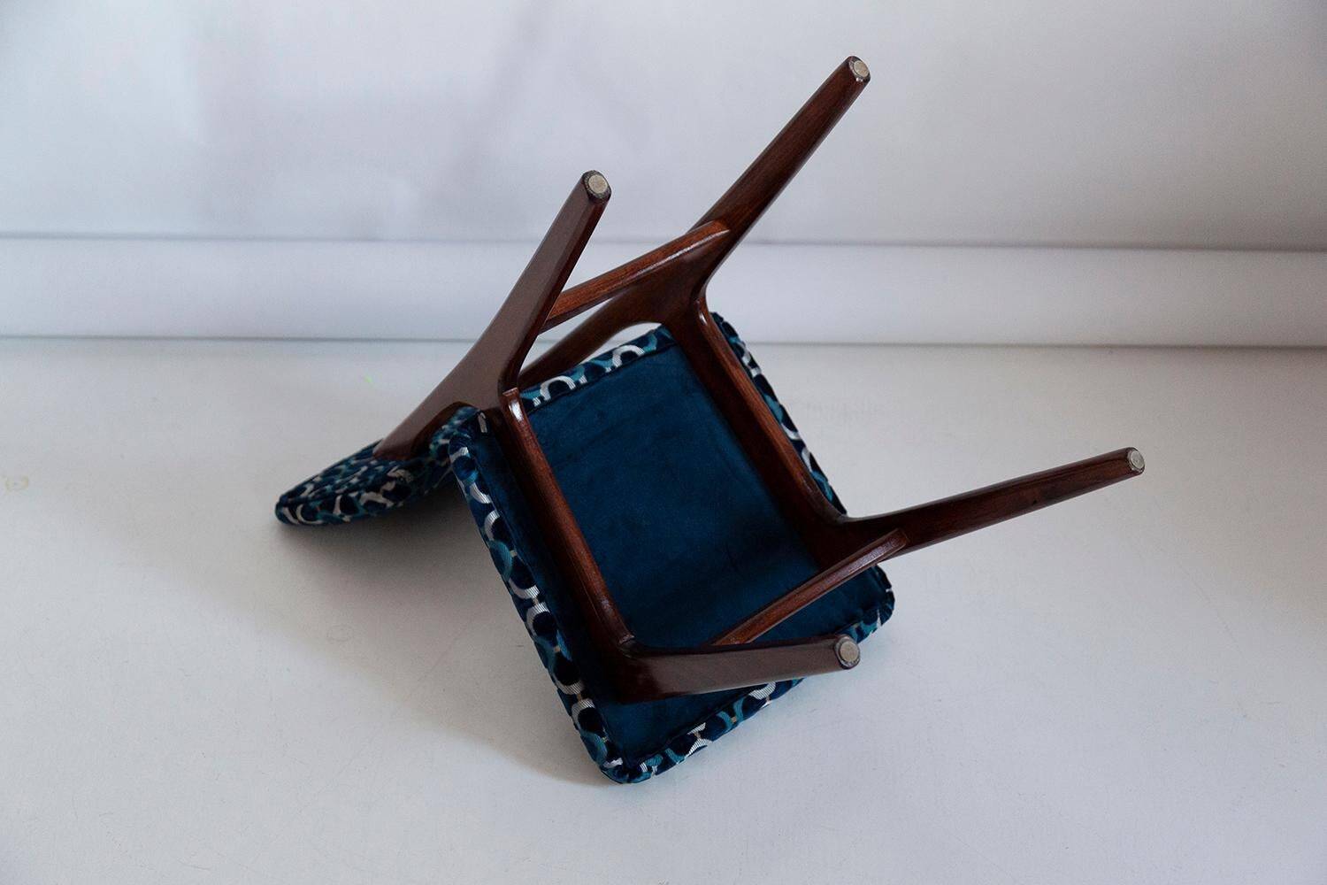 Chaise Butterfly Mid-Century en Velours Scarabeo Bleu et Bois Foncé, Europe, 1960