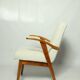 Fauteuil en bois et tissu bouclette beige clair restauré, design Puchala 1970