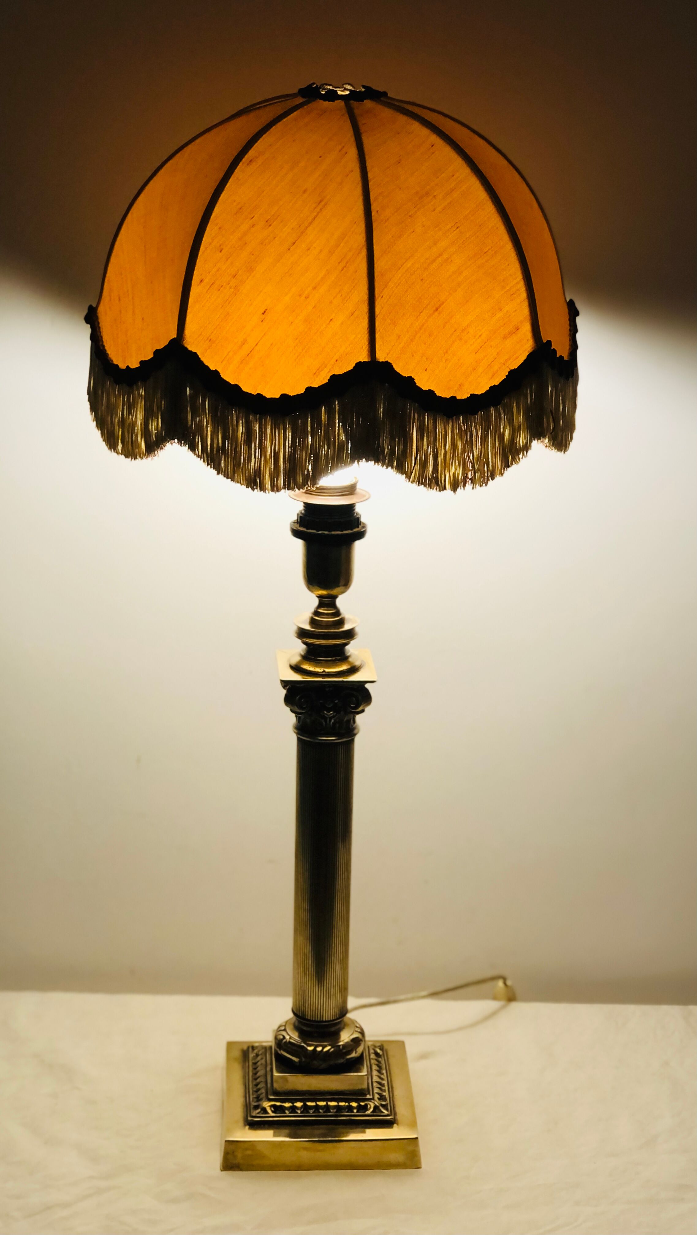 Pied de lampe ancien colonne en bronze