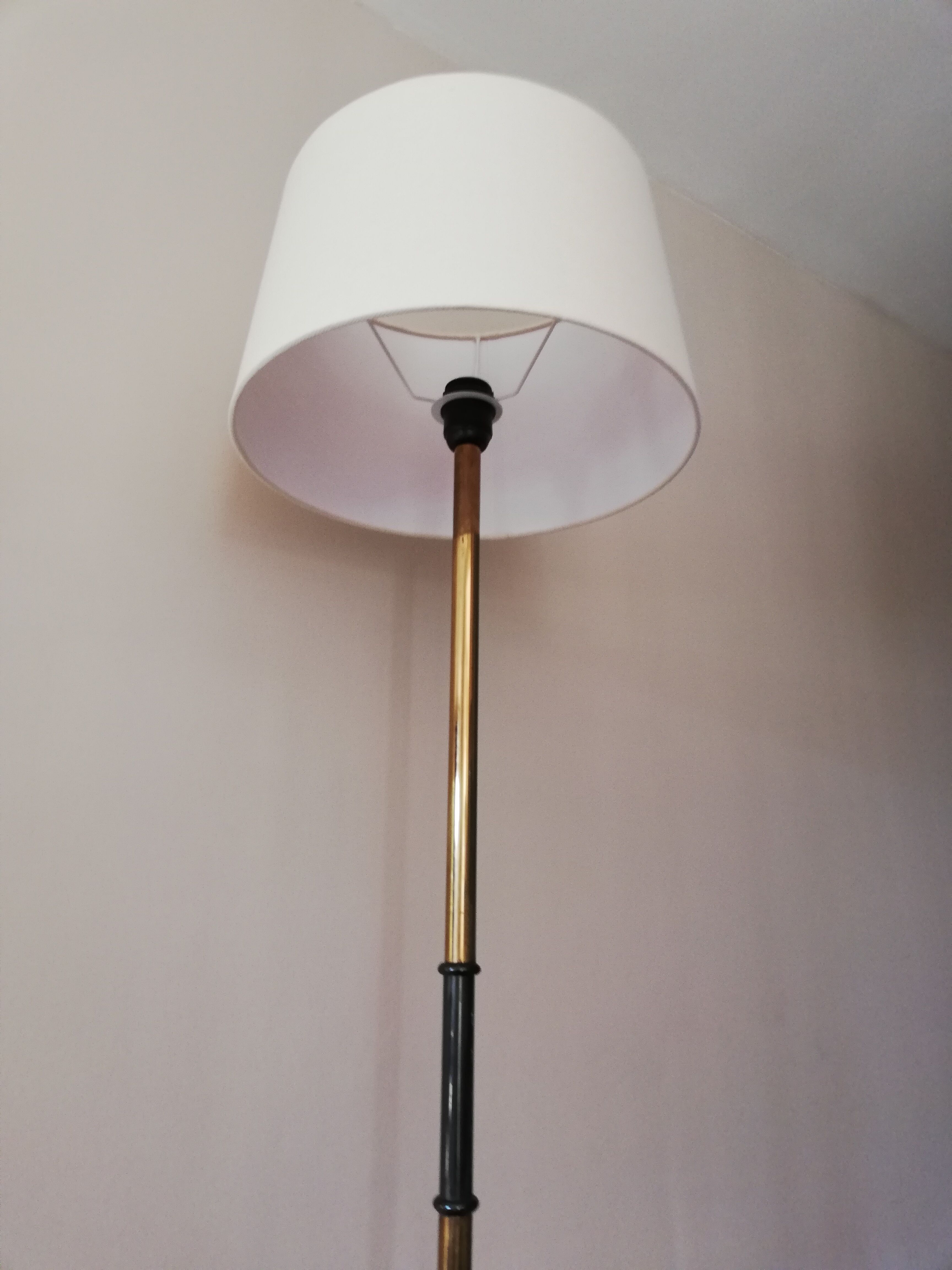 Tripod lamppost 60s