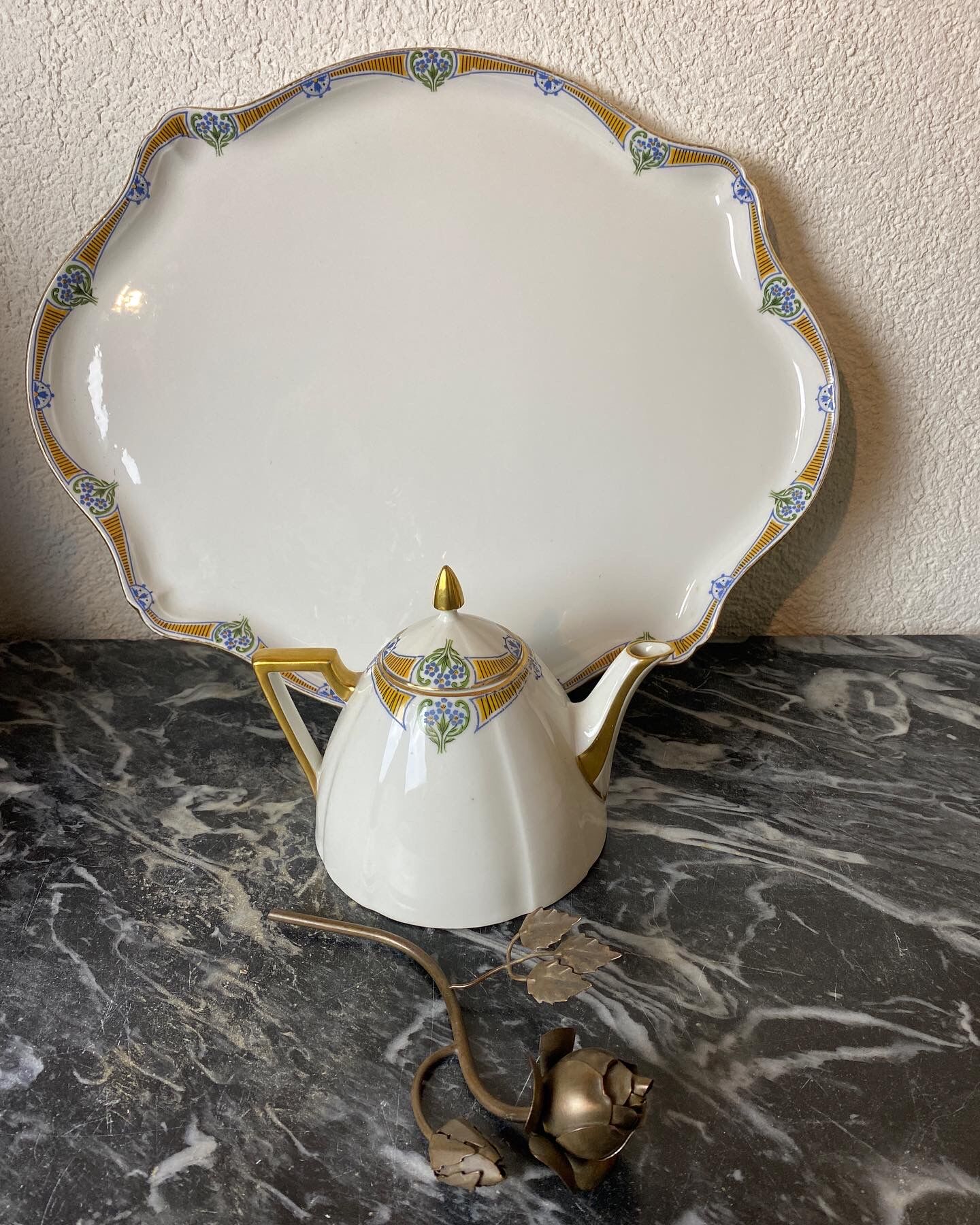 Teapot in porcelain of Limoges "forget-me-nots" old