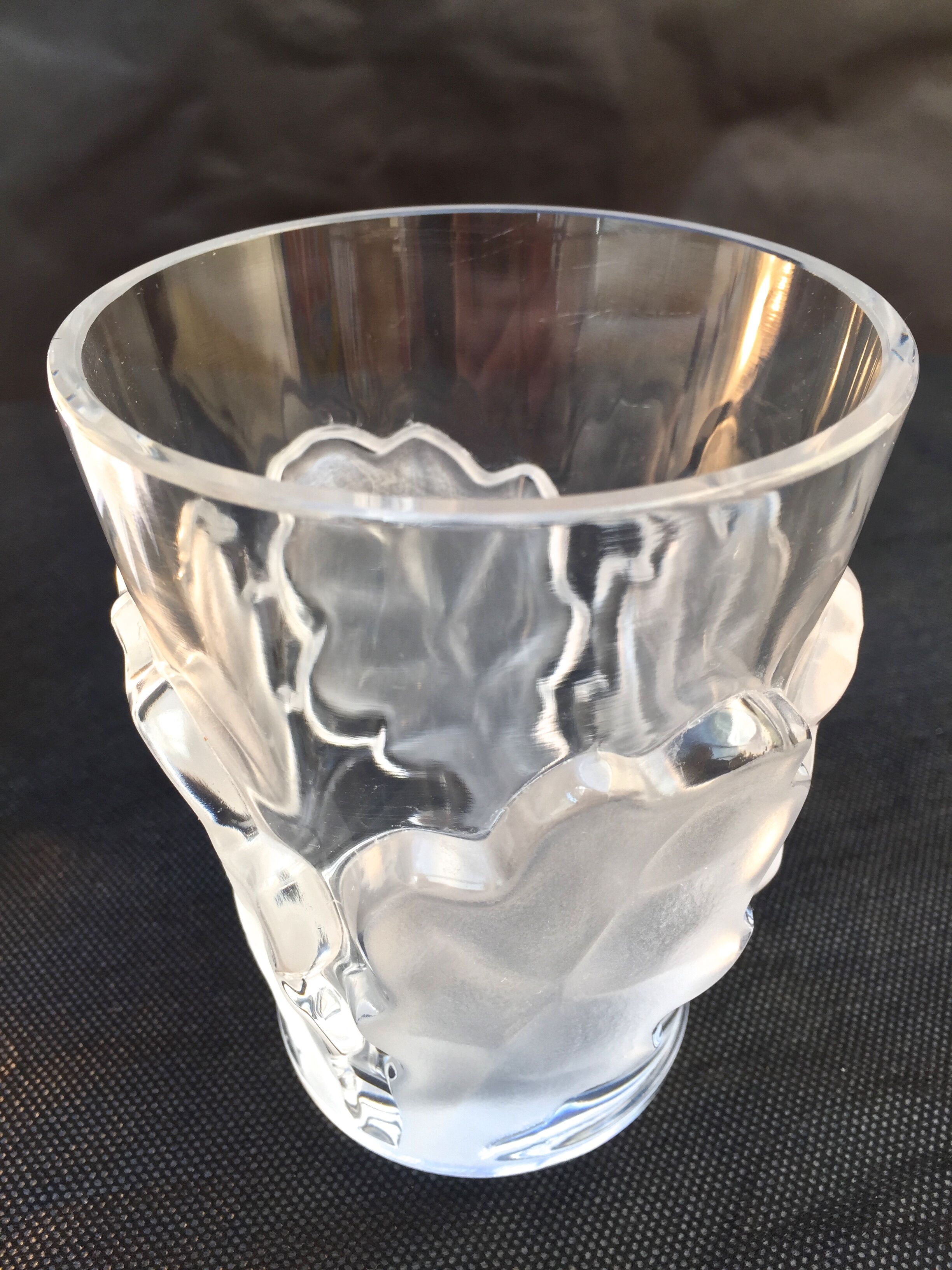 Lalique collection small vase crystal pattern art nouveau chene leaves