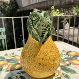 Pichet en forme de fruit, poire, barbotine