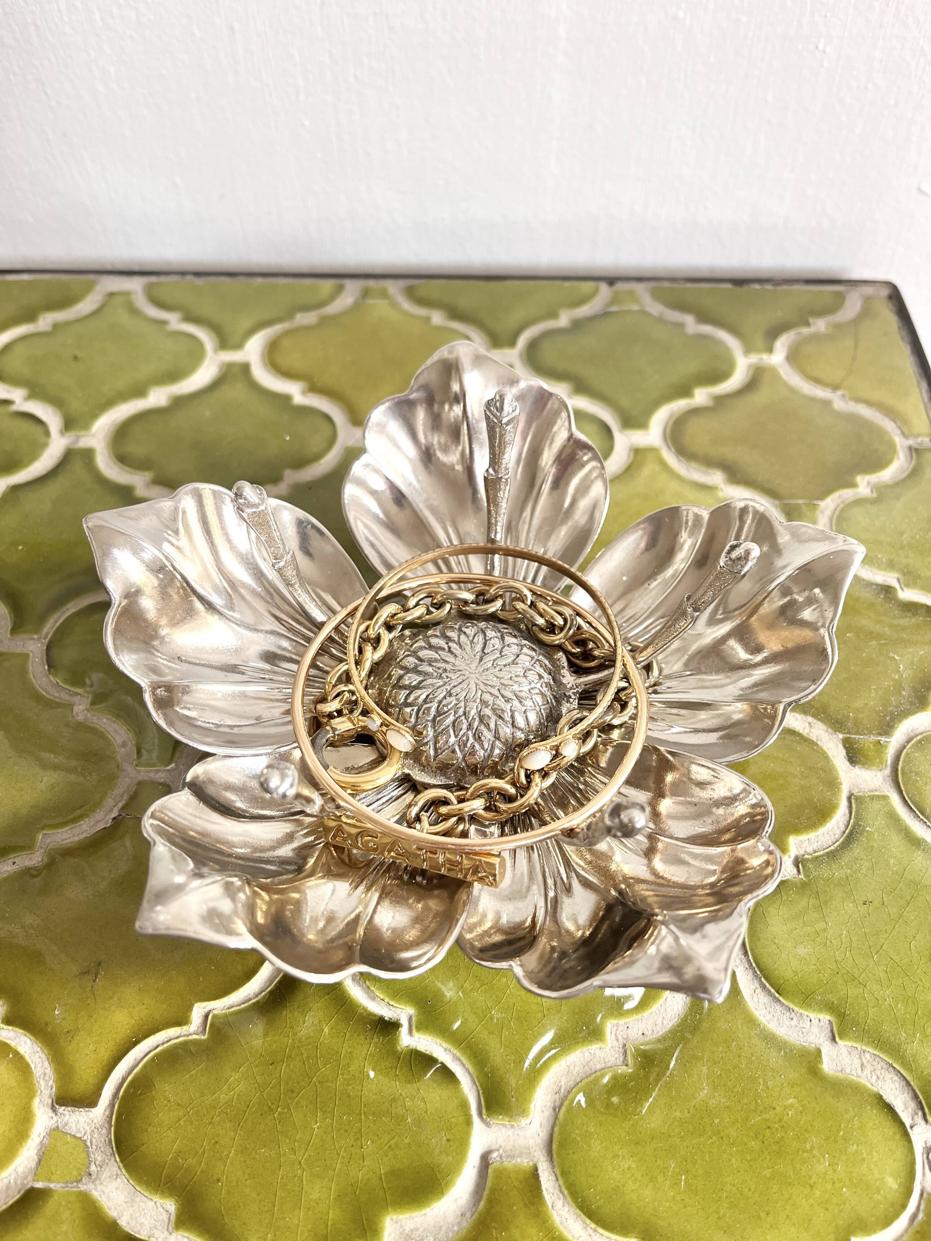 Fleur cendrier à coupelles amovibles