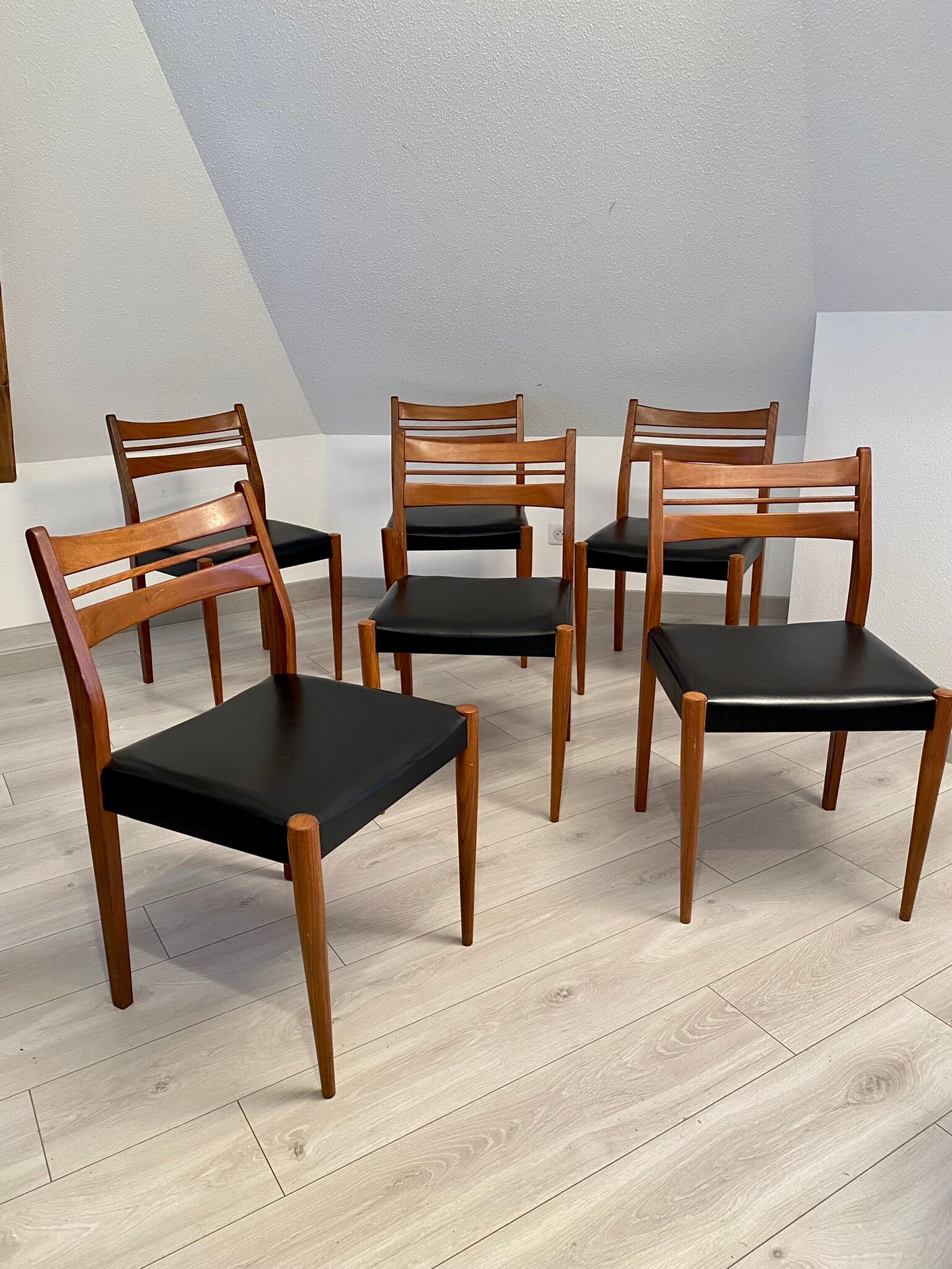 Lot 6 Scandinavian chairs year 60/70 beech and imitation leather