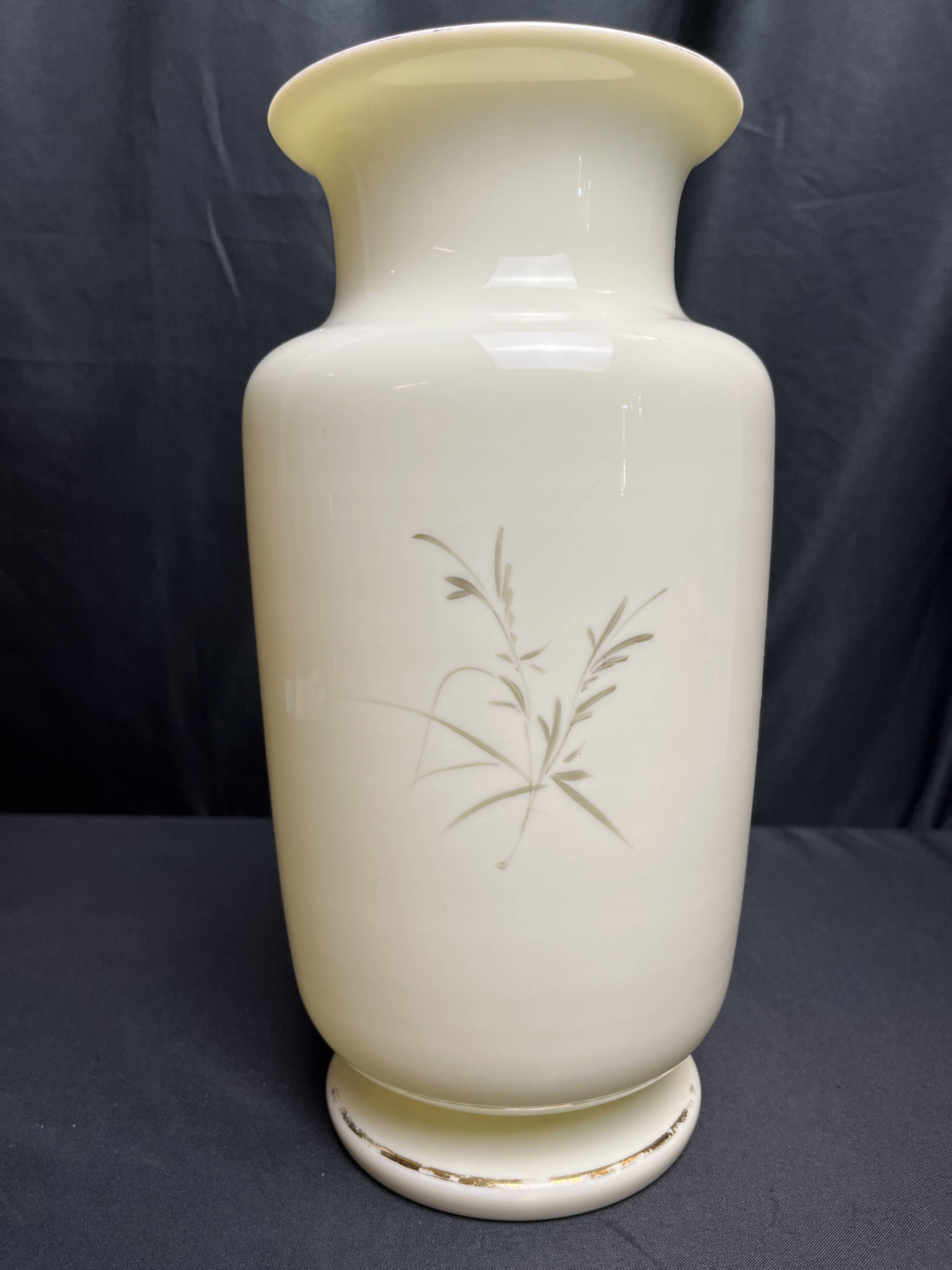 Large hand-painted porcelain vase, 20th century