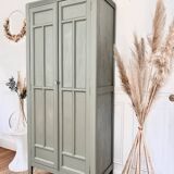 Armoire parisienne vintage