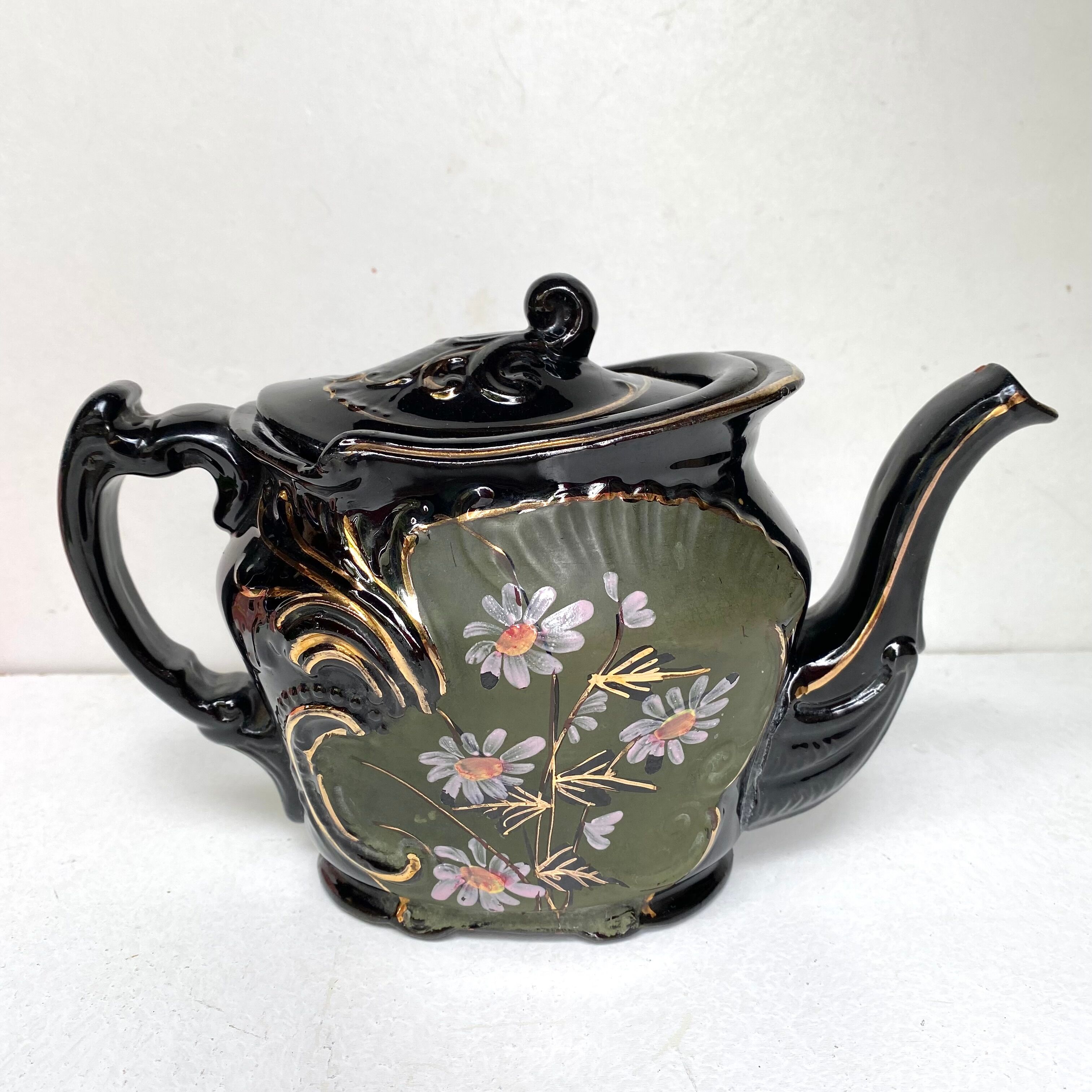 Antique Victorian teapot, English pottery