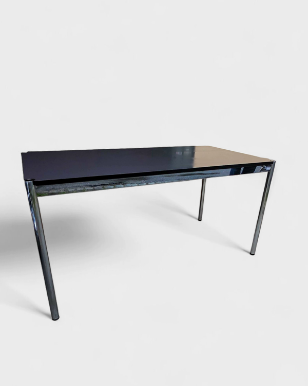 Table USM Haller gris anthracite – design suisse iconique