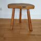 tabouret tripode brutaliste bois massif brutalisme