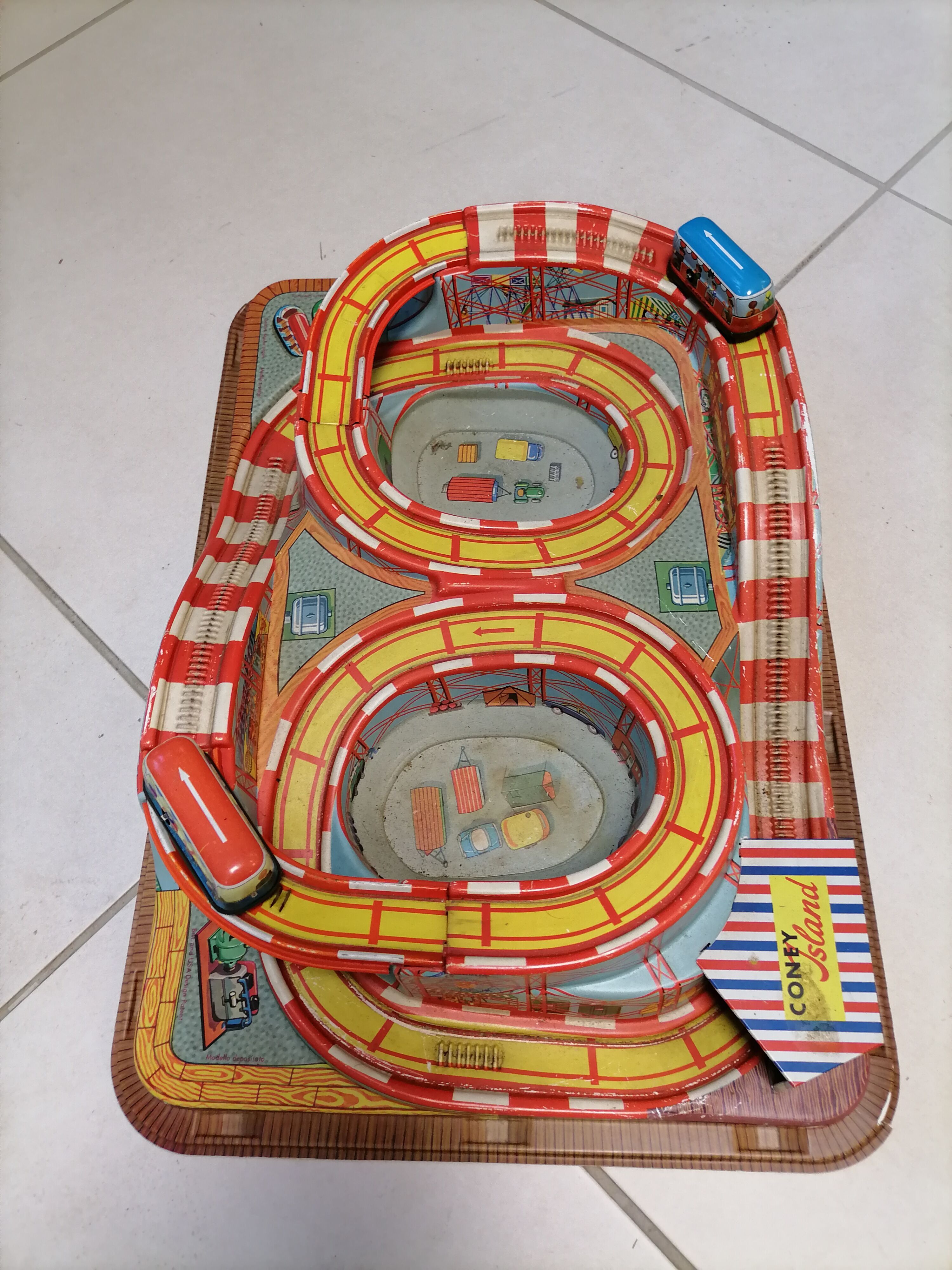 Vintage toy circuit