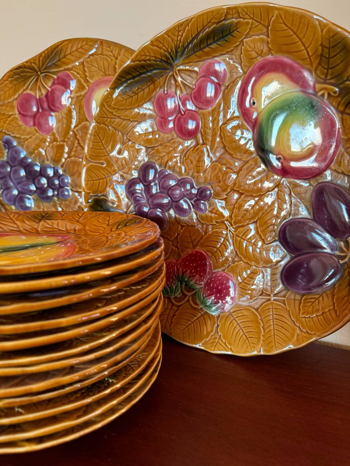 Old barbotine dessert service