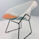Chaise Diamond de Harry Bertoia en métal blanc et noir et assise en cuir neuf
