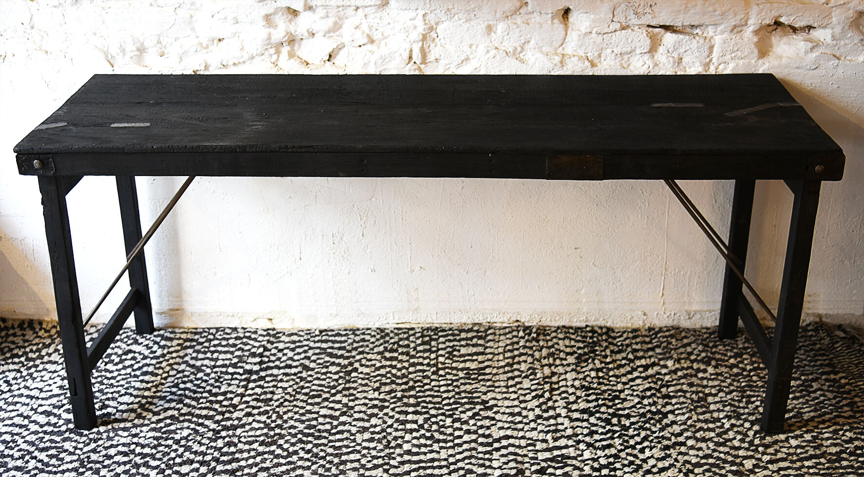 Burnt wood finish table / shou-sugi-ban