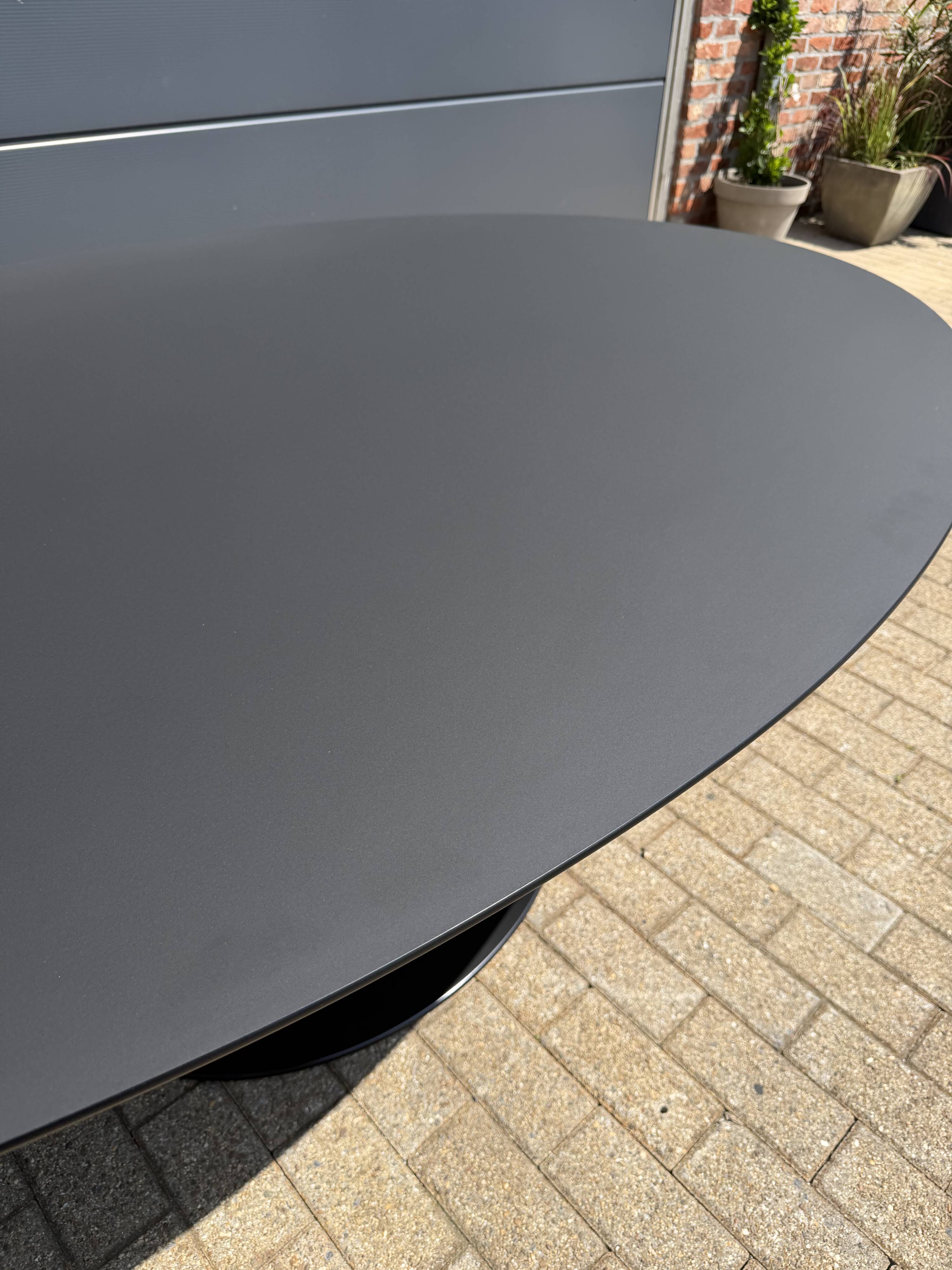Knoll Tulip oval dining table 198/244cm black Feniks laminate