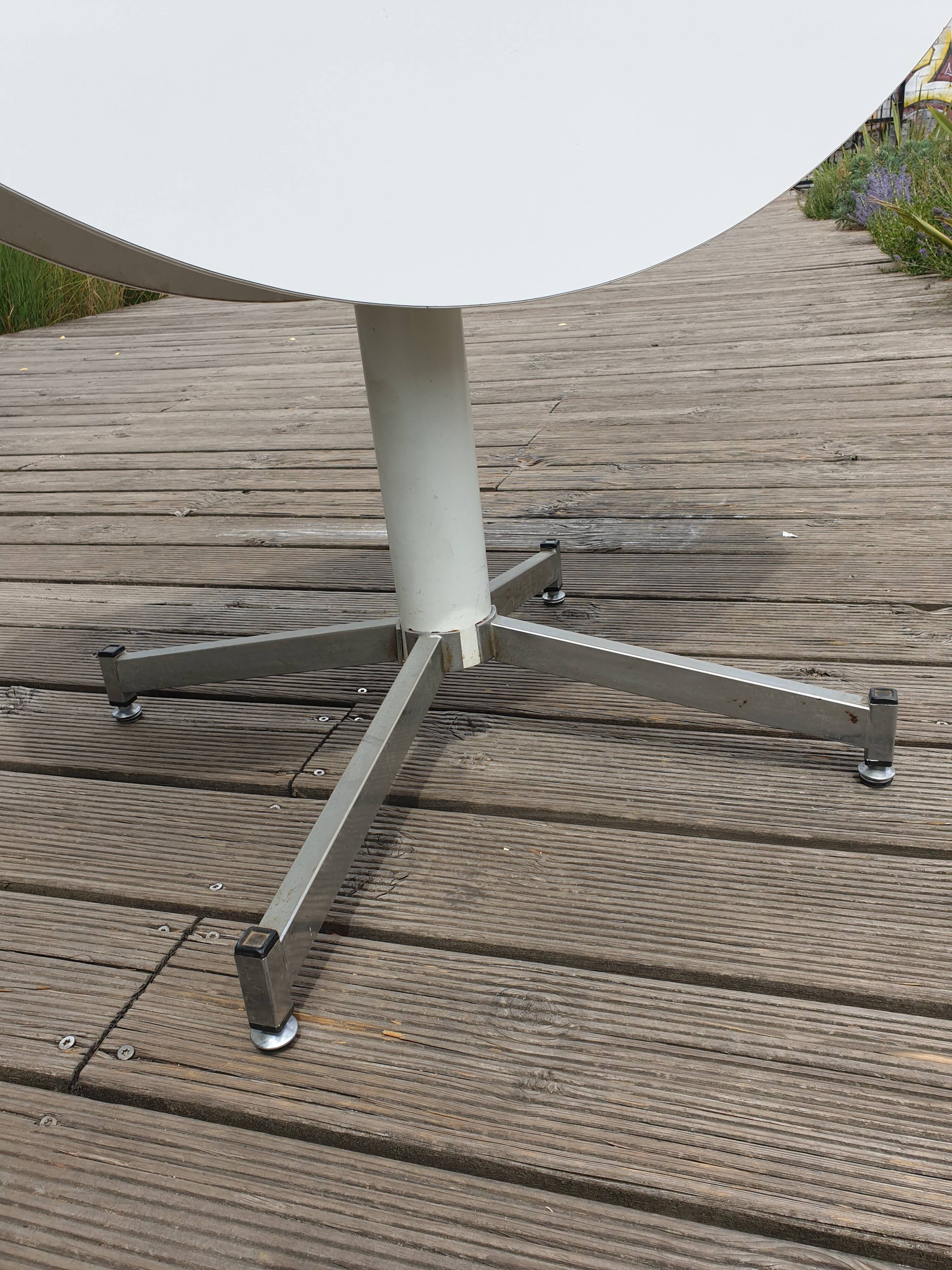 Sogemap formica vintage roundtable