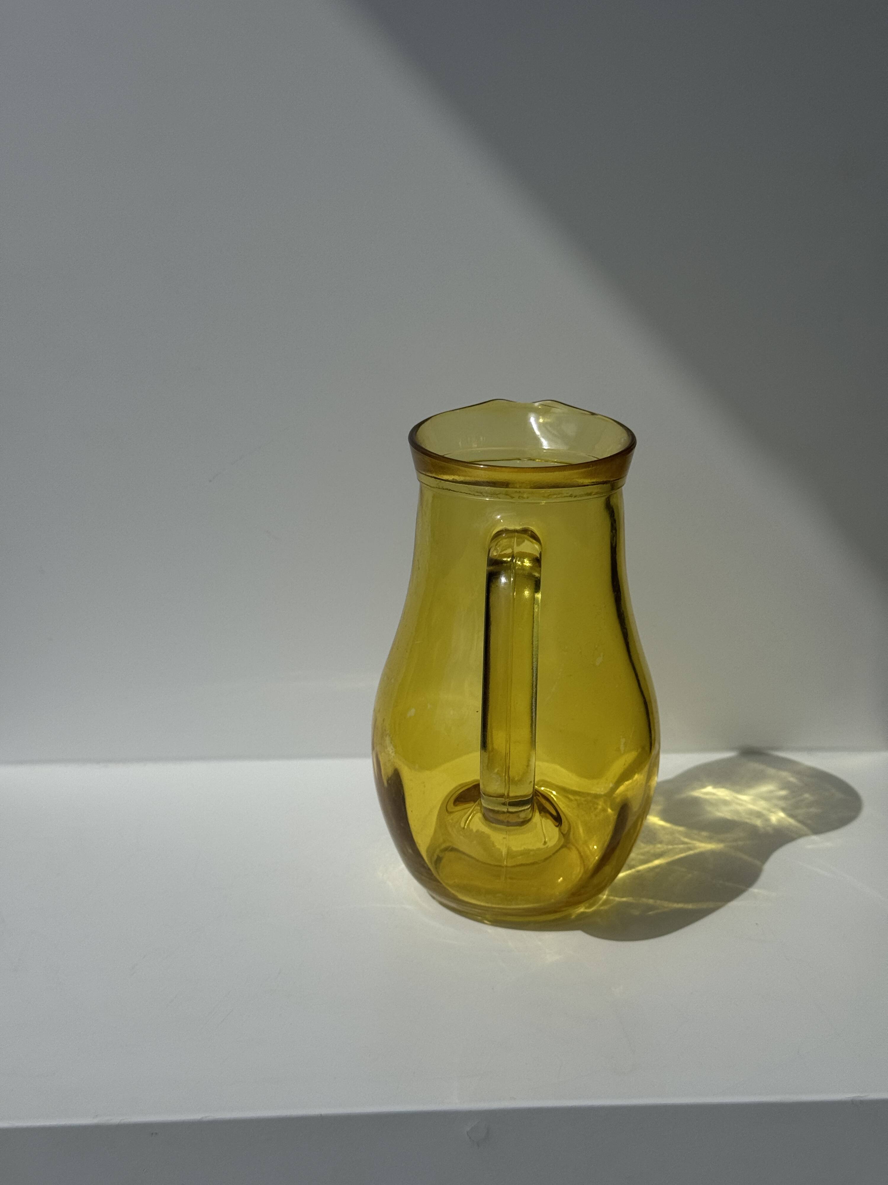 Vintage yellow glass pitcher H20.5
