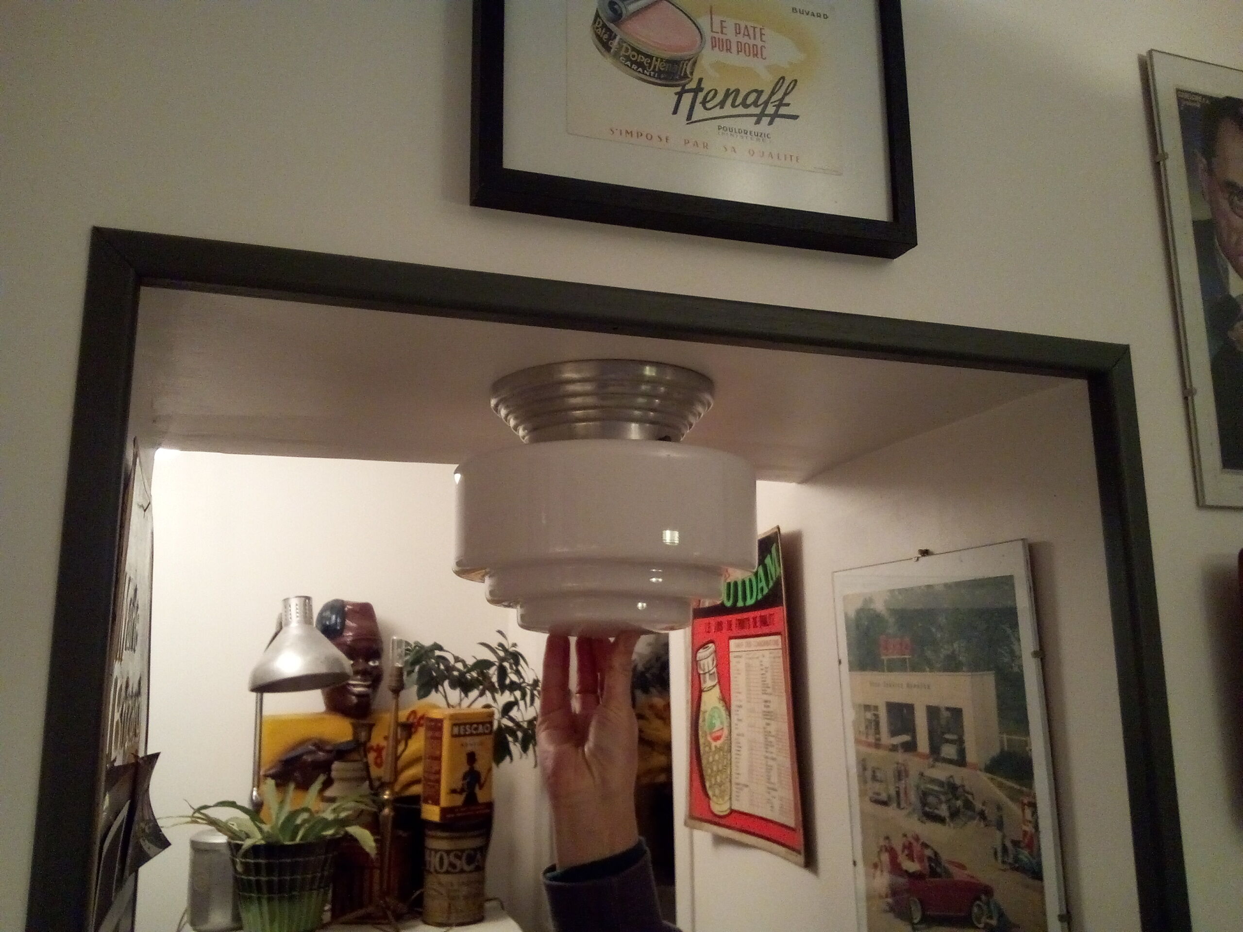 Ceiling light in opaline