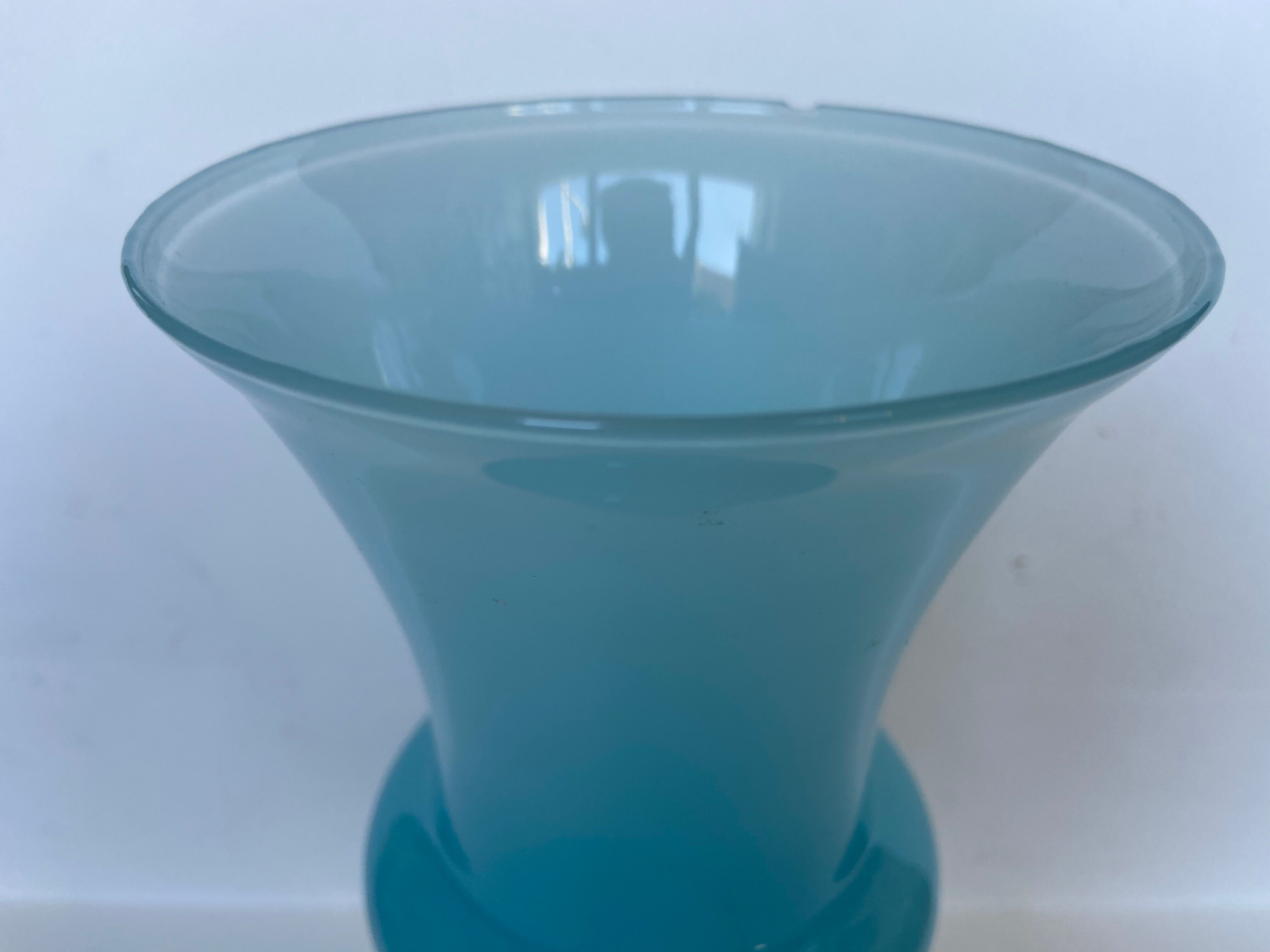 Vase médicis en opaline