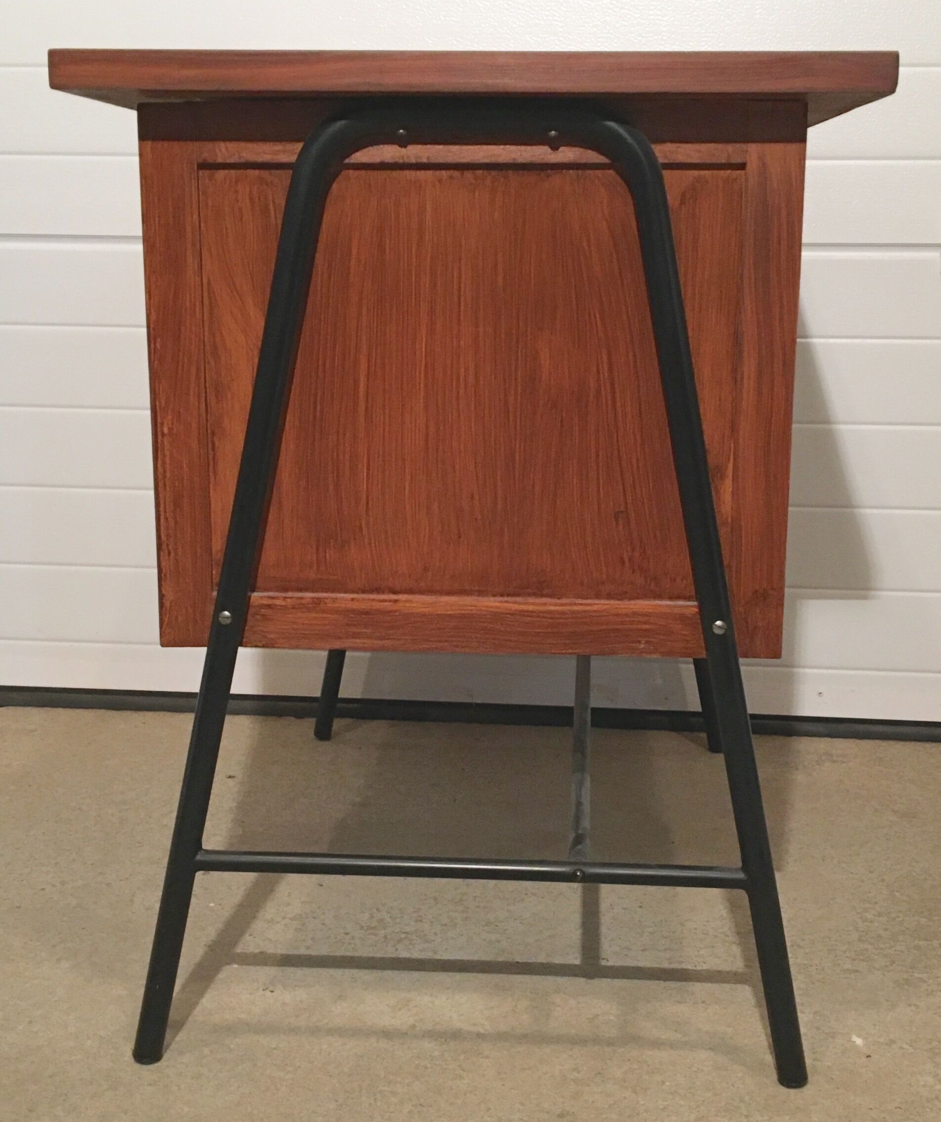 Bureau moderniste vintage