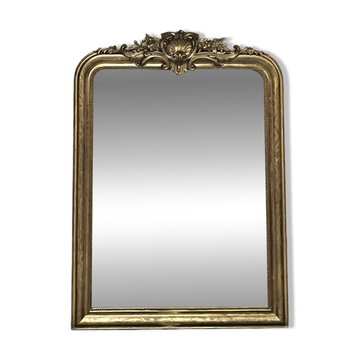 Louis-Philippe mirror with pediment and pearl detailing 135/98.5cm gold leaf,