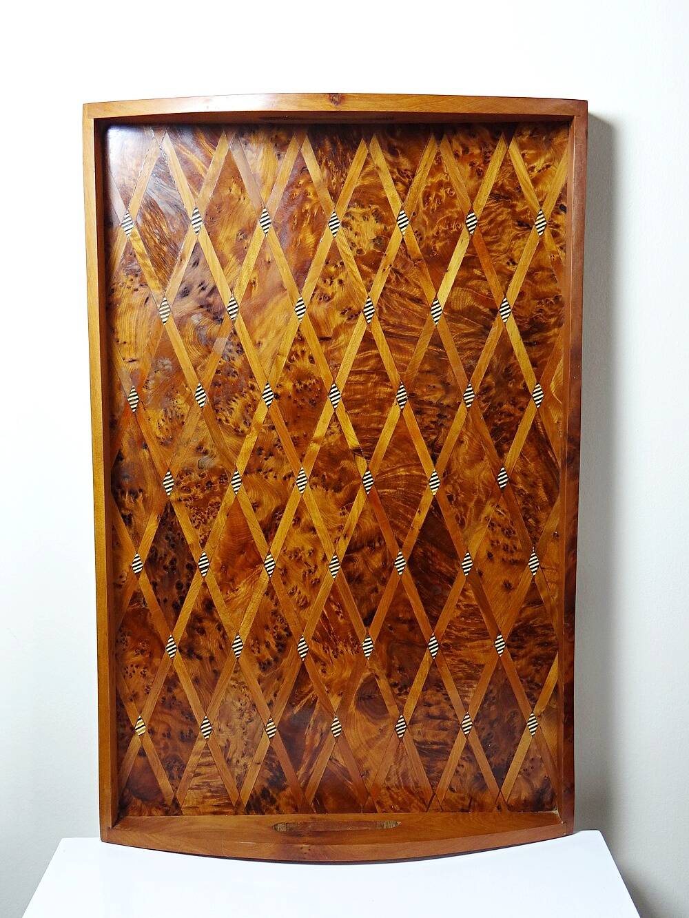 Plateau en thuya marqueté citronnier, artisanat marocain années 80-90