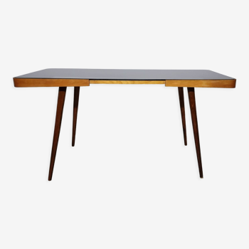 Table basse par Jiri Jiroutek