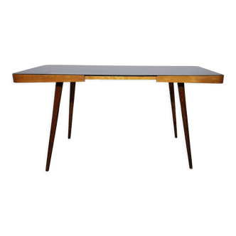 Table basse par Jiri Jiroutek