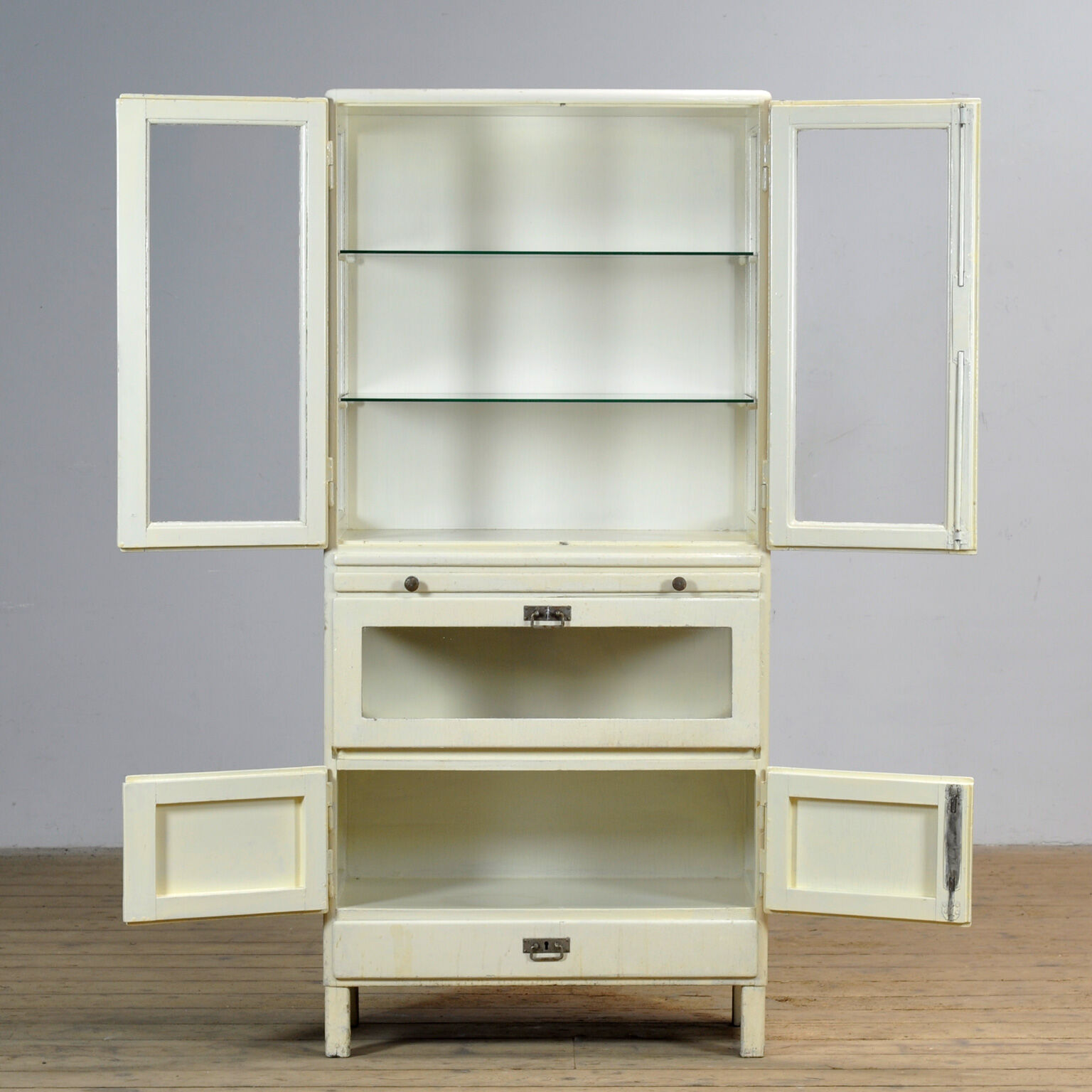 Wooden medical cabinet from the 1930s