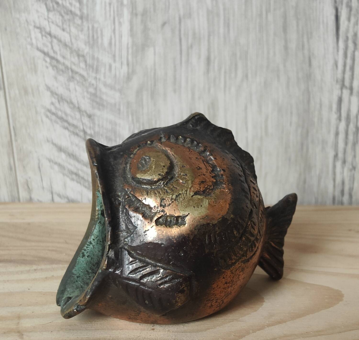 Cendrier poisson bronze