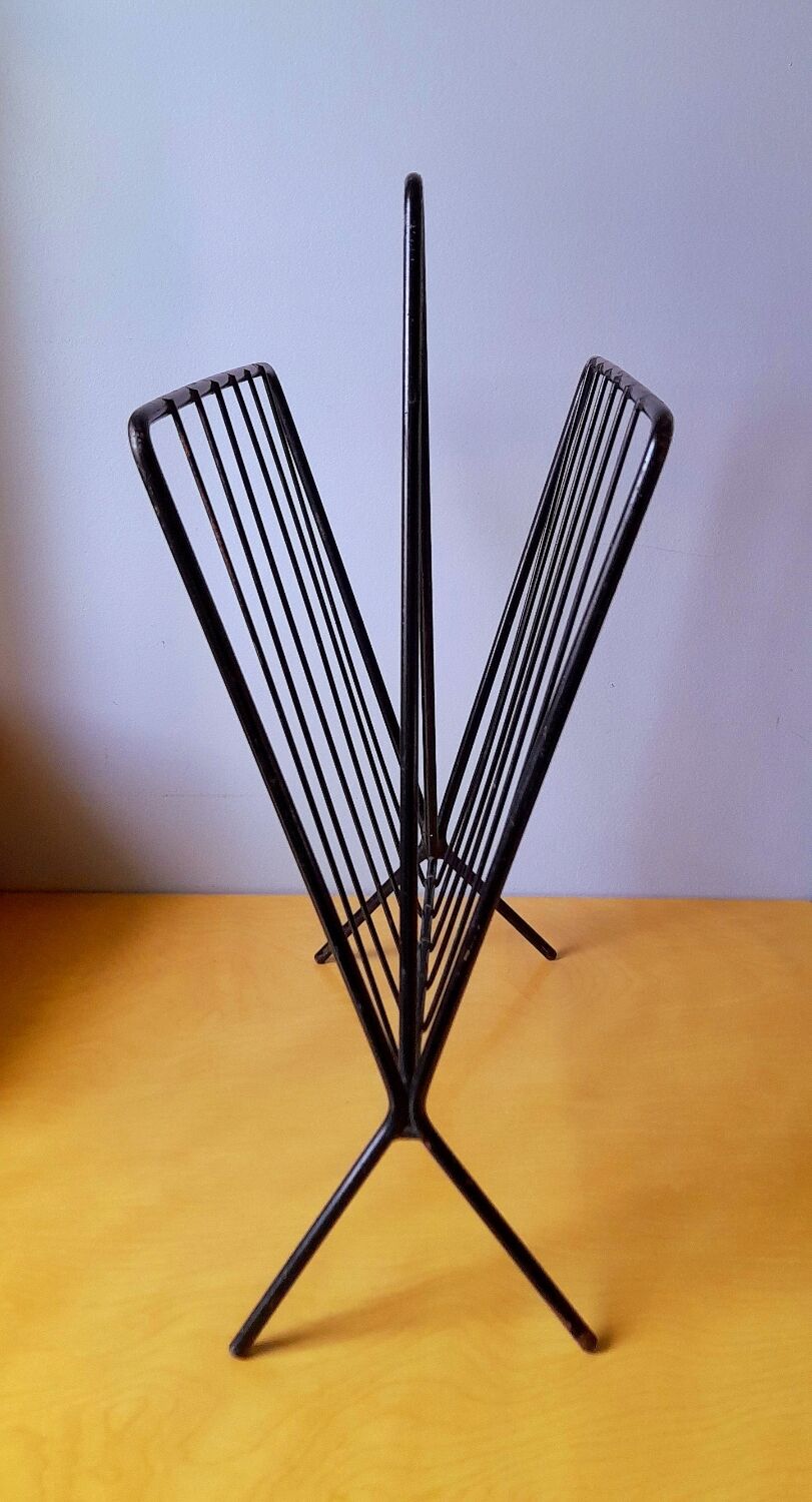 Metal magazine holder