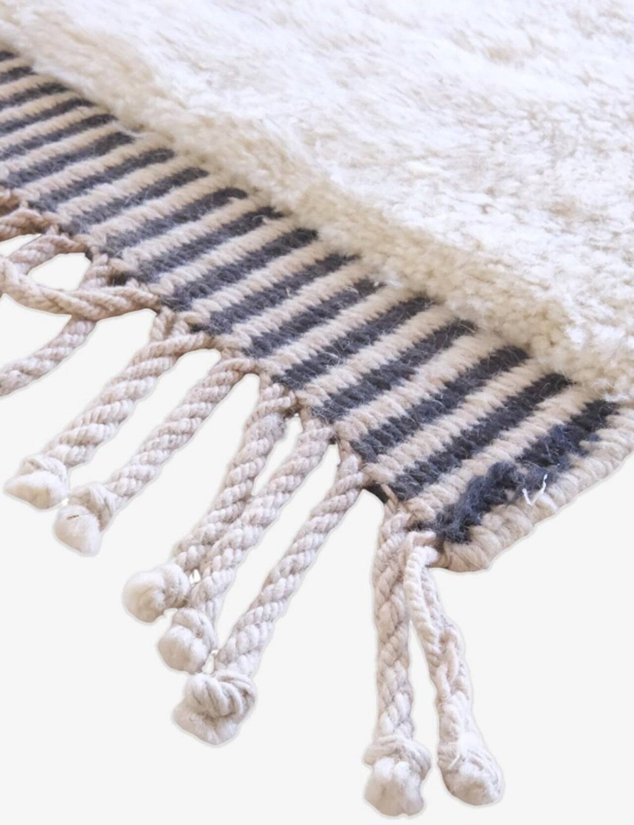 Traditional handmade Beni Ouarin rug size 150 x 250 cm