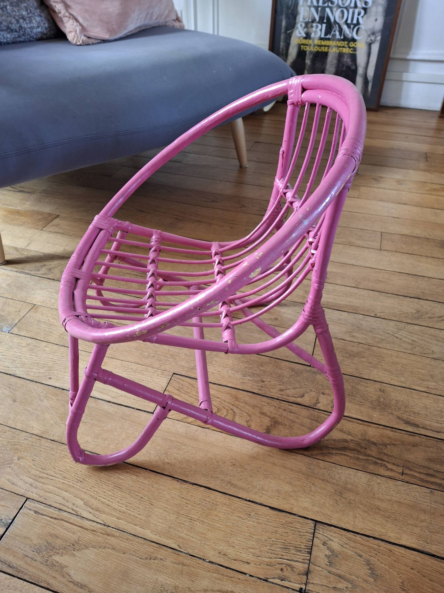 Fauteuil enfant en rotin rose