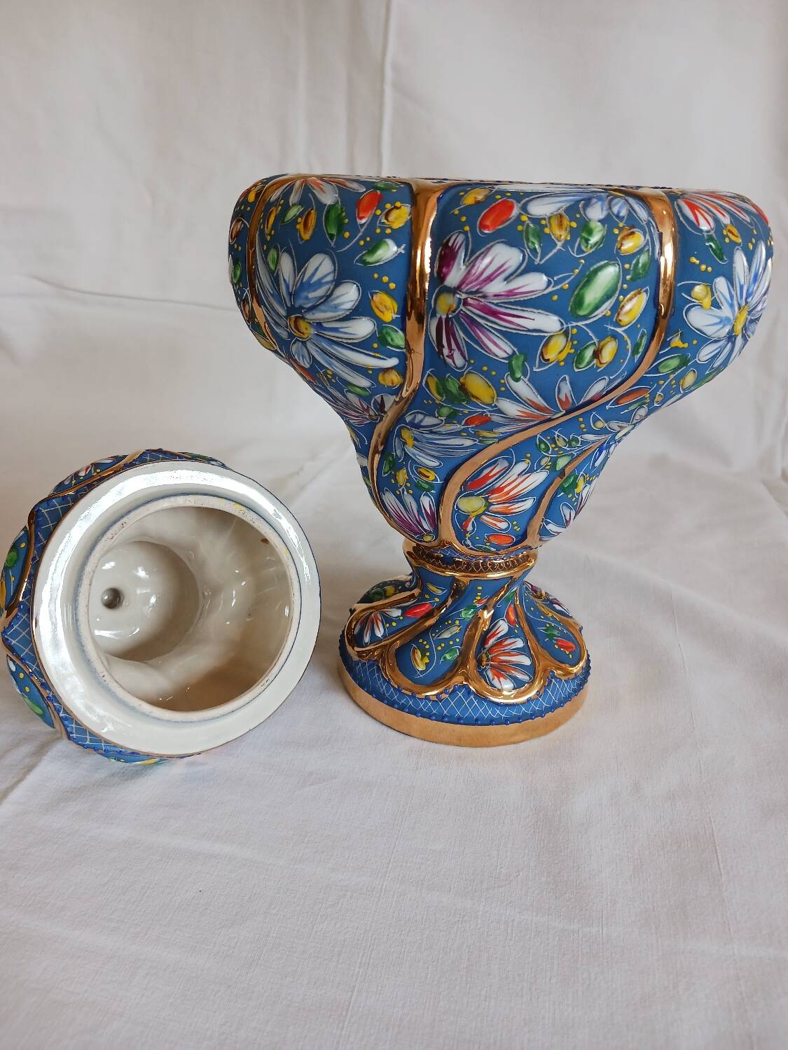 Vase/pot with lid h. spoiler