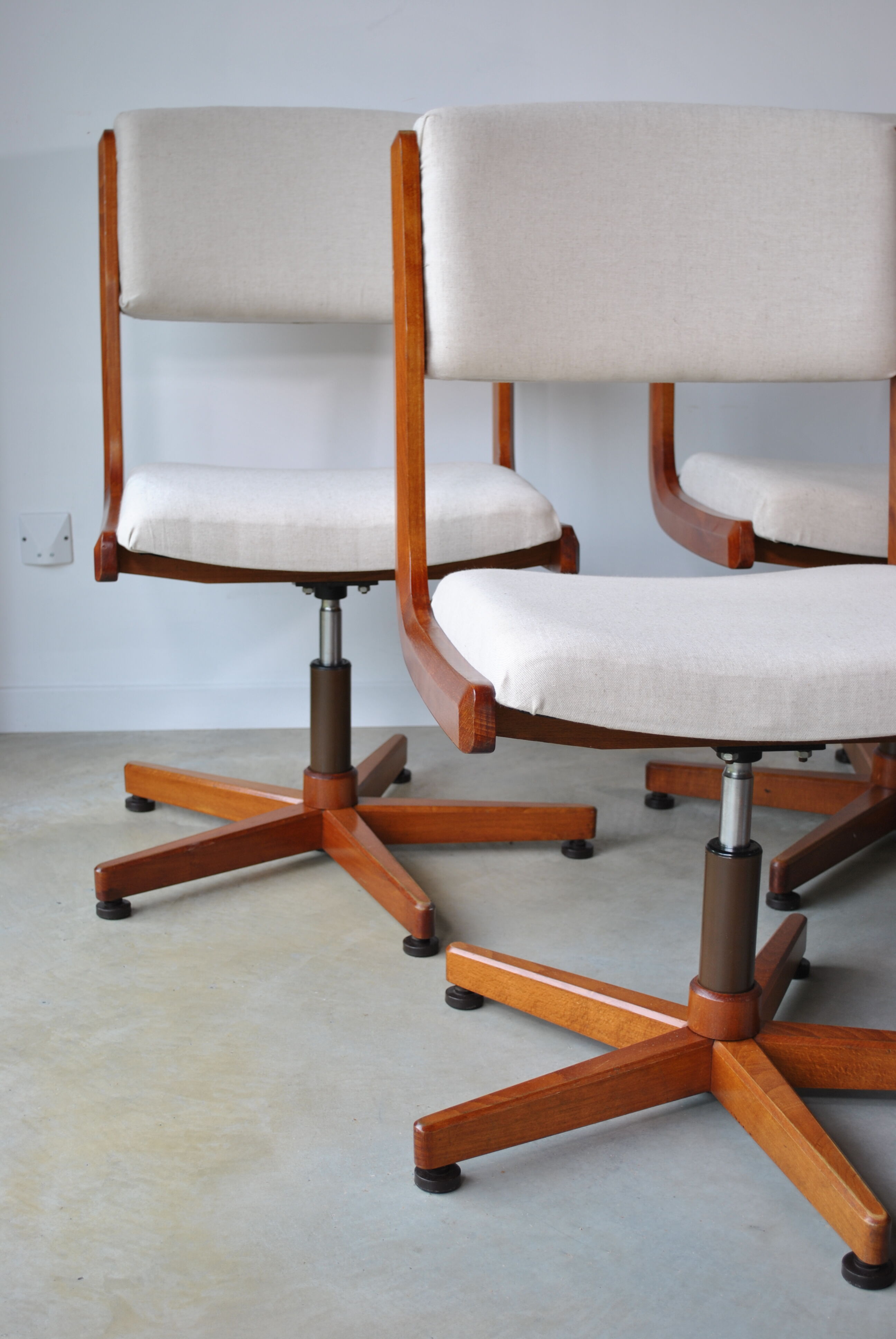 Armchair office conference 1970