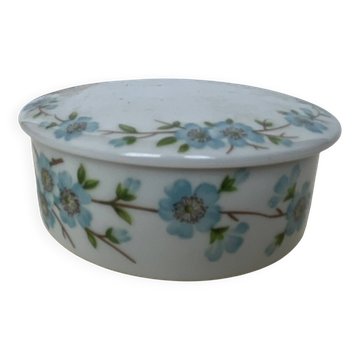 Porcelain candy box