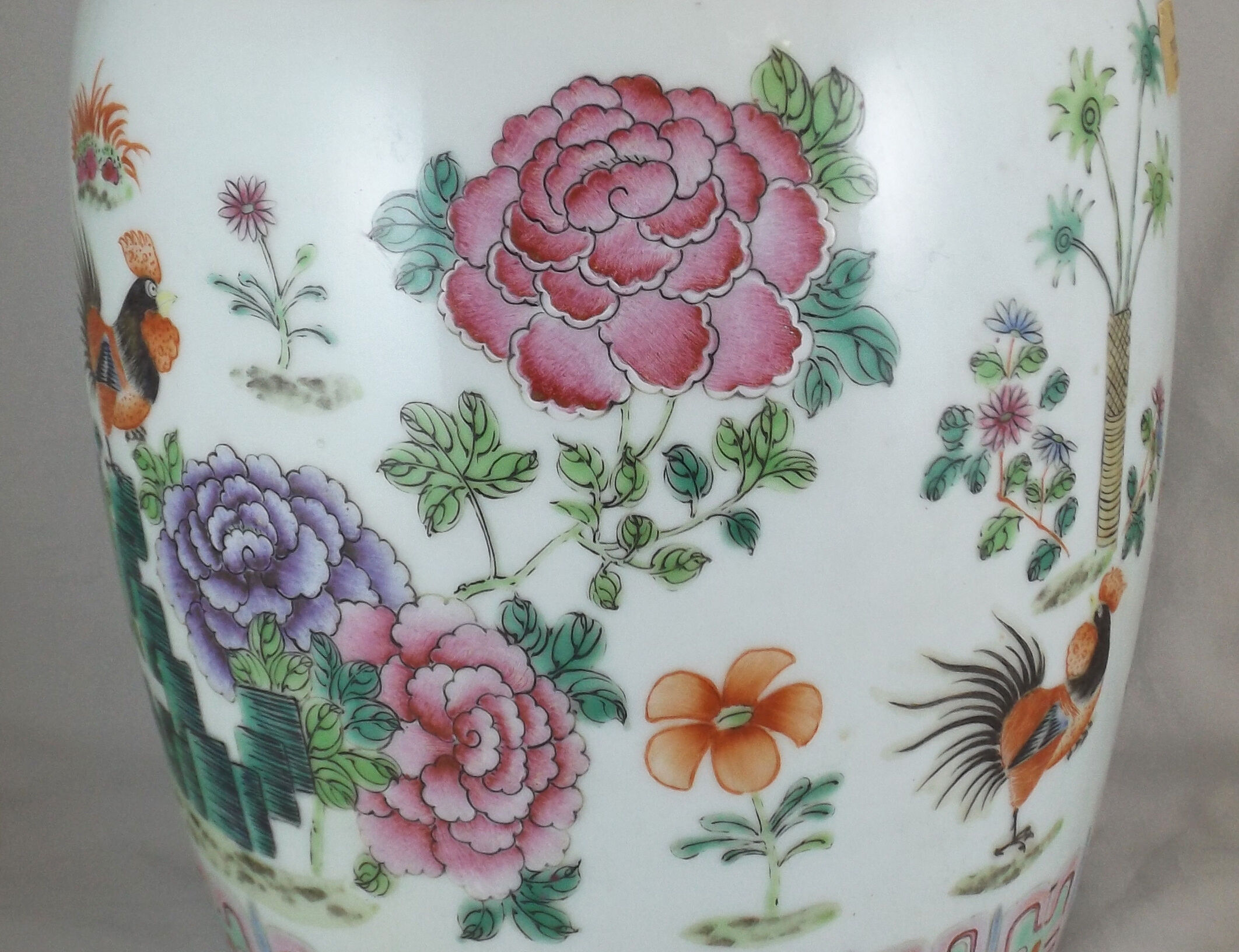 Ancient Chinese vase Rose family early 20th century