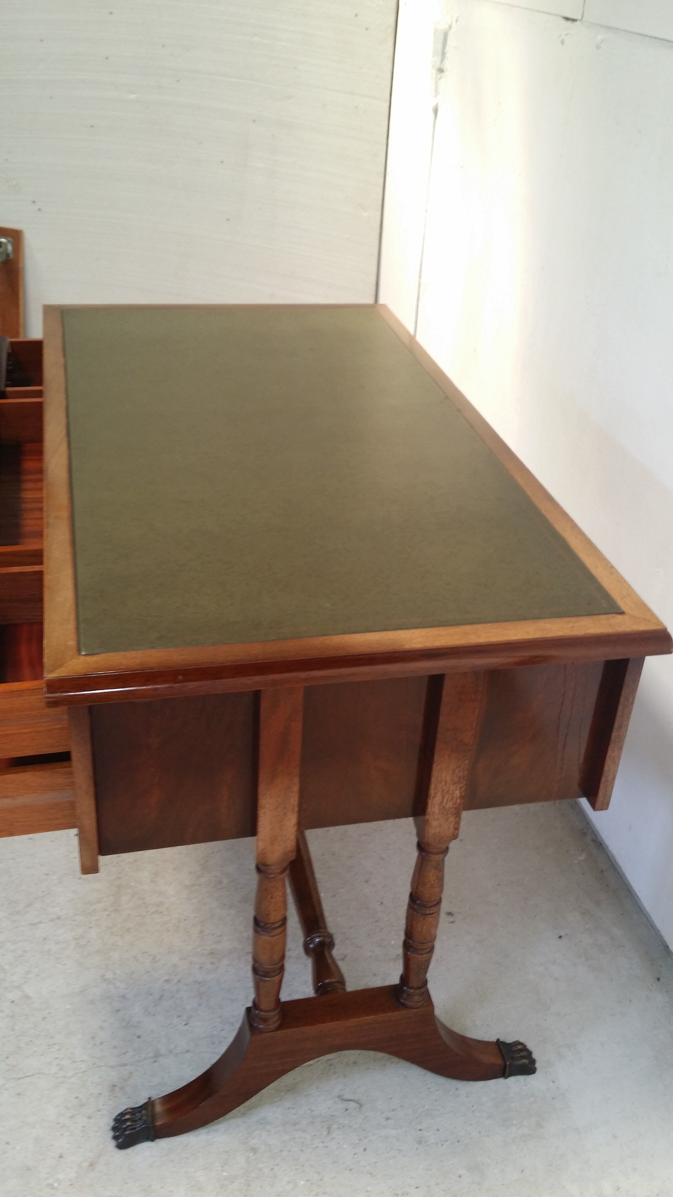 Bureau cuir anglais acajou