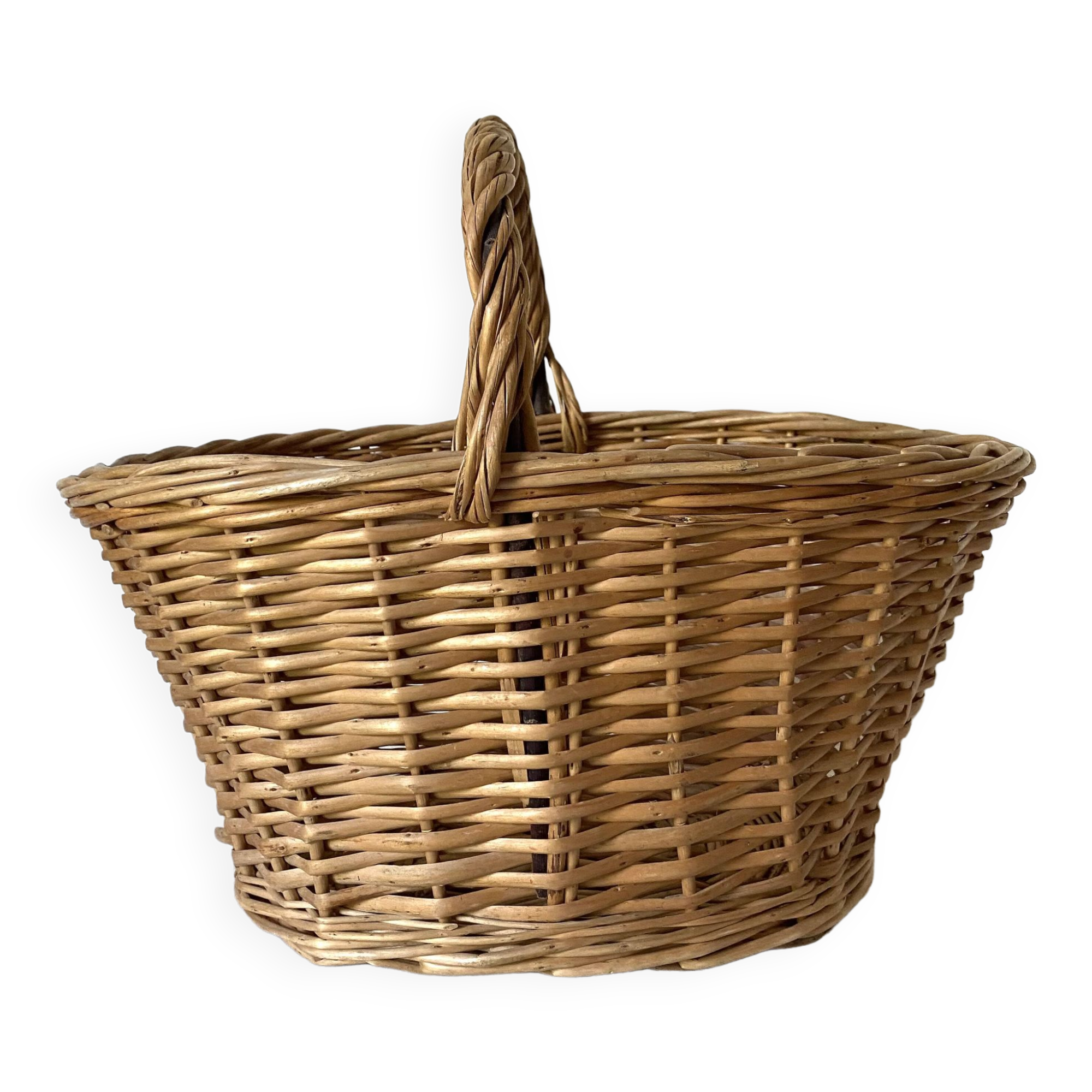 Woven wicker basket