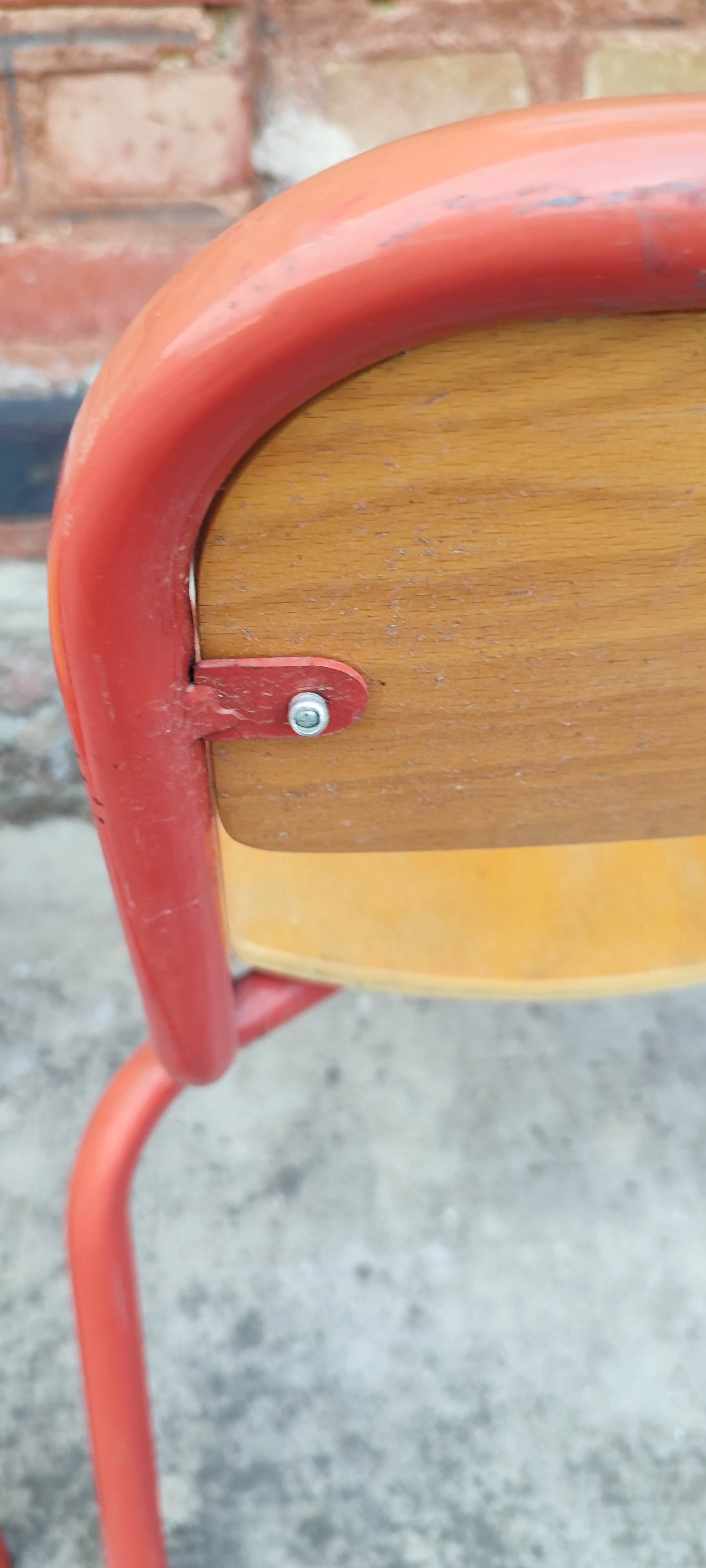 Chaises école maternelle vintage