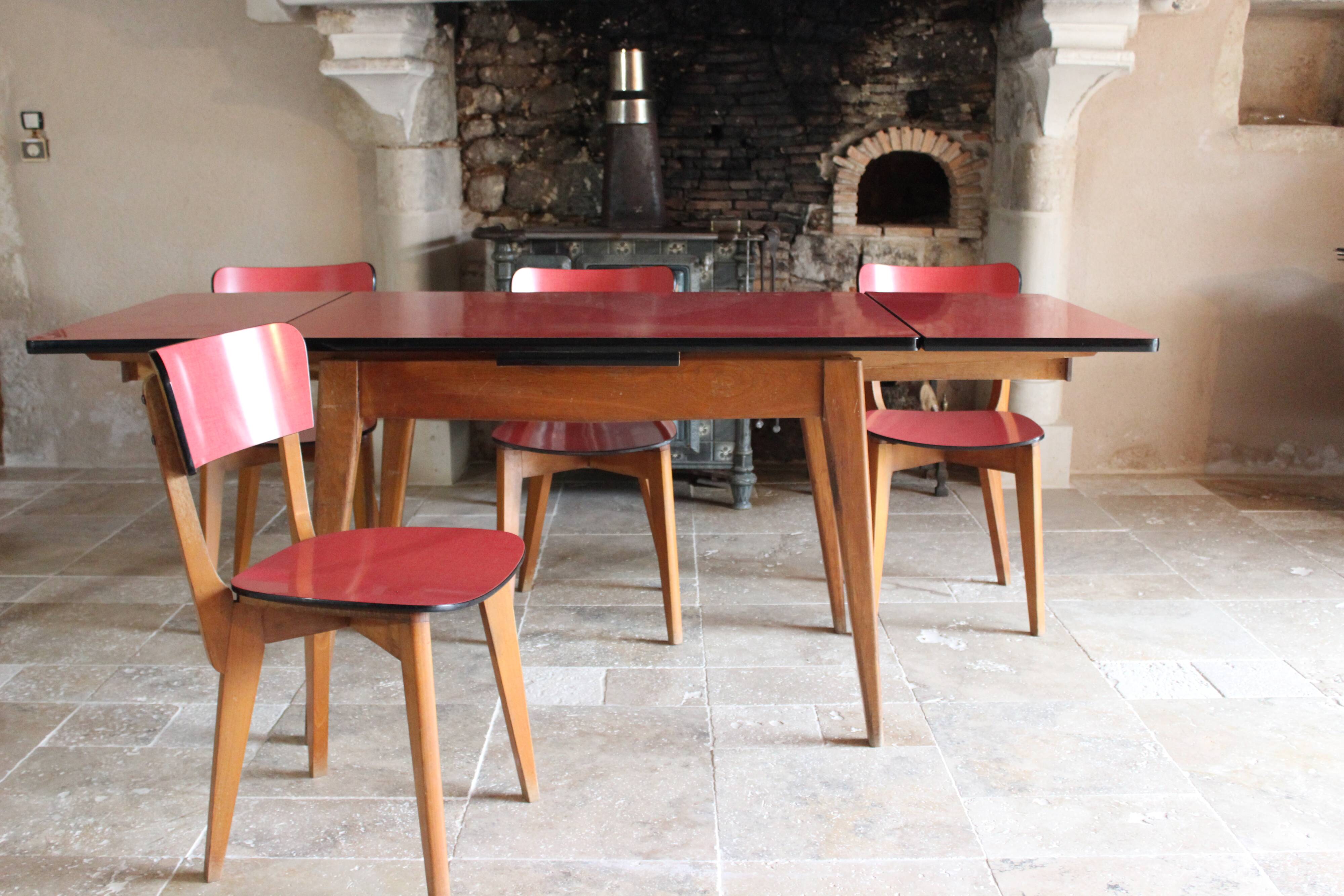Kitchen table and its 4 chairs in wood and red formica, 1950