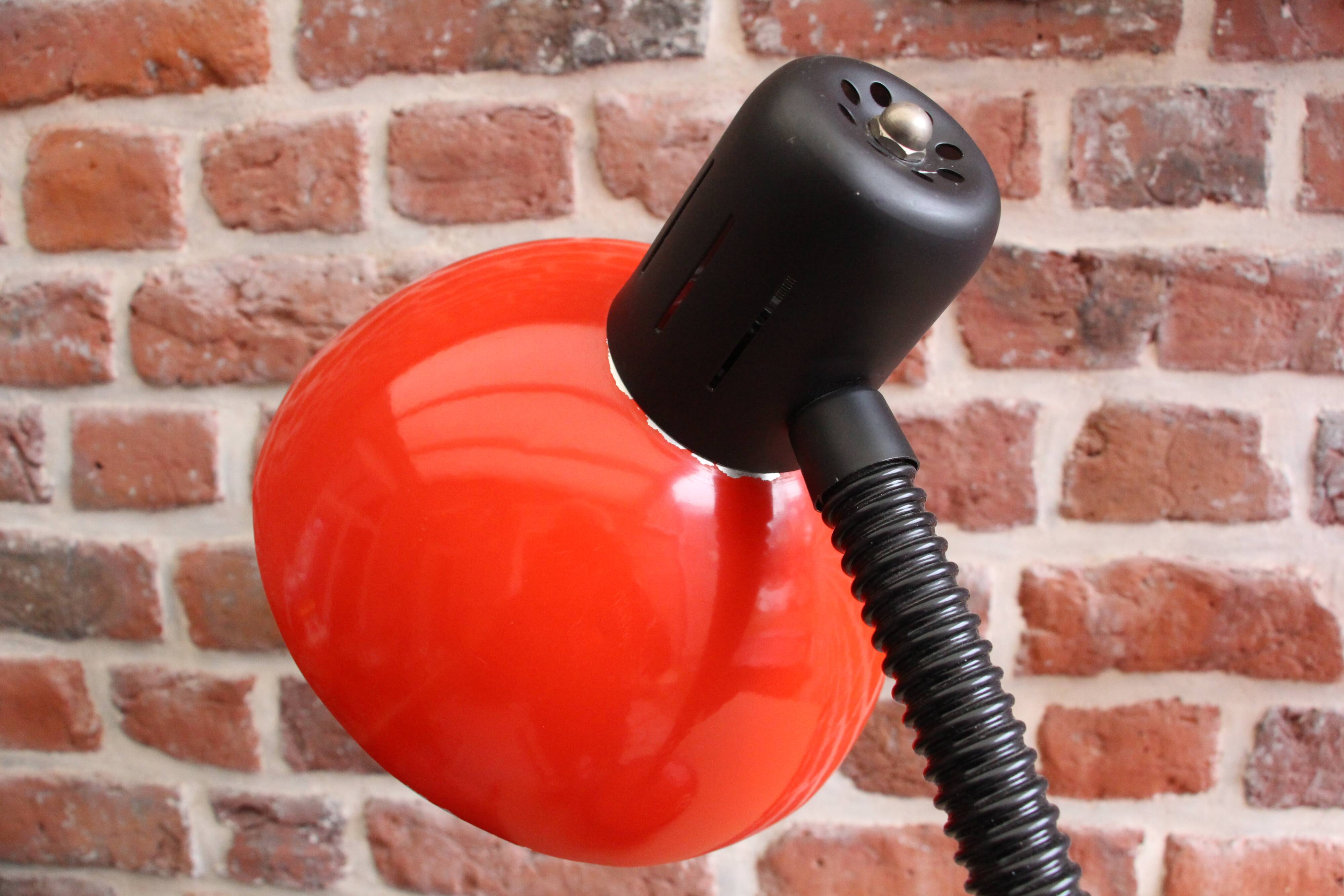 Red desk lamp Veneta Lumi 70's